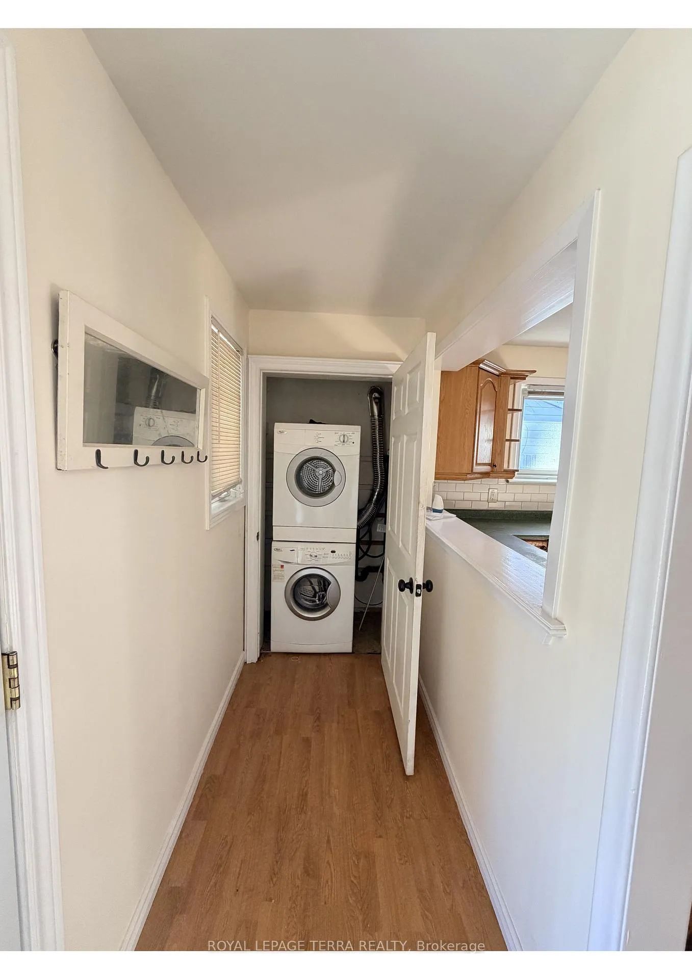 Photo 26 of 114 Adelaide Avenue E, Oshawa, O'Neill — HOMEH