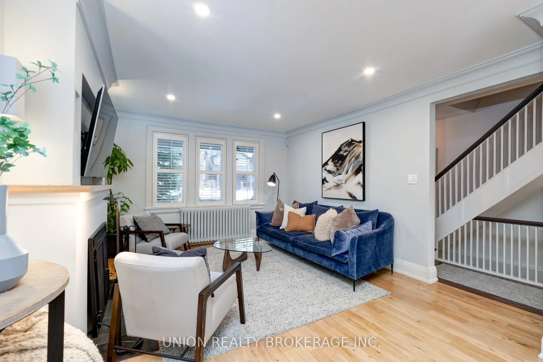 Photo 6 of 10 Hollywood Crescent, Toronto, Woodbine Corridor — HOMEH