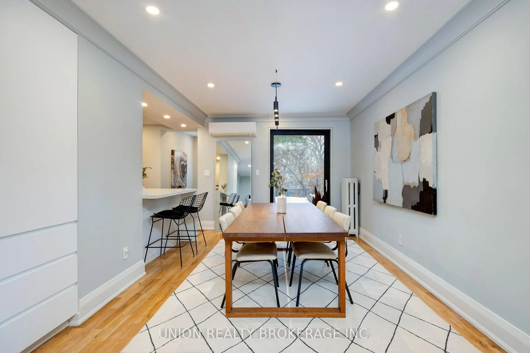 Photo 8 of 10 Hollywood Crescent, Toronto, Woodbine Corridor — HOMEH