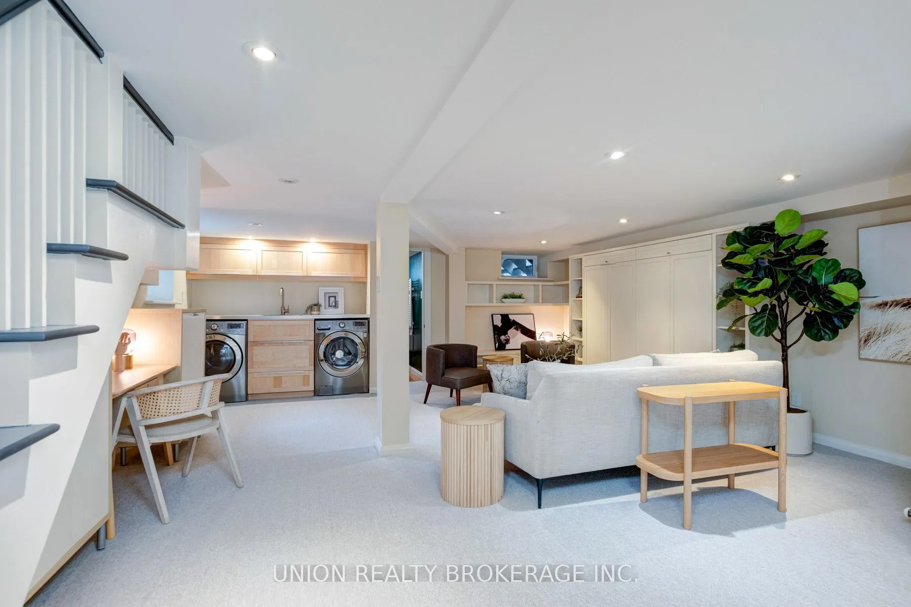Photo 28 of 10 Hollywood Crescent, Toronto, Woodbine Corridor — HOMEH