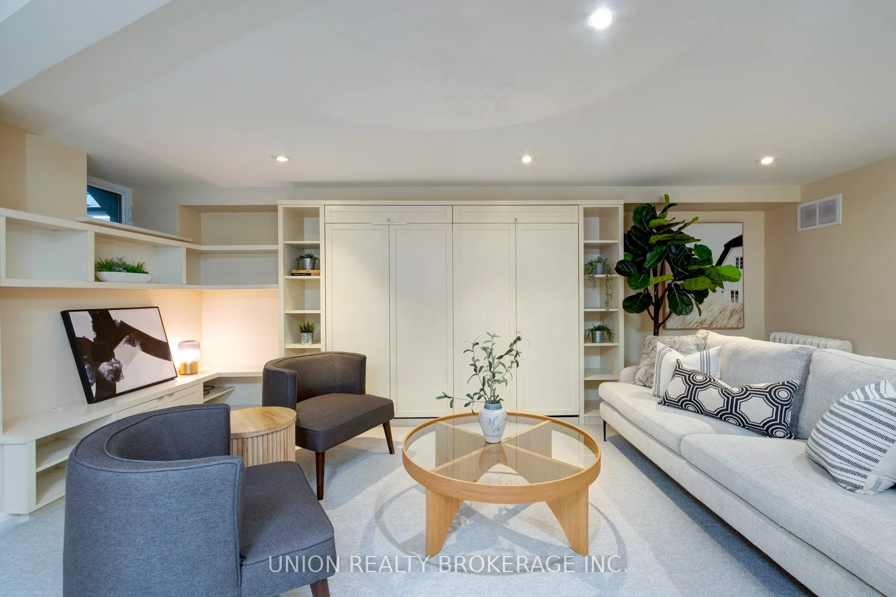 Photo 32 of 10 Hollywood Crescent, Toronto, Woodbine Corridor — HOMEH