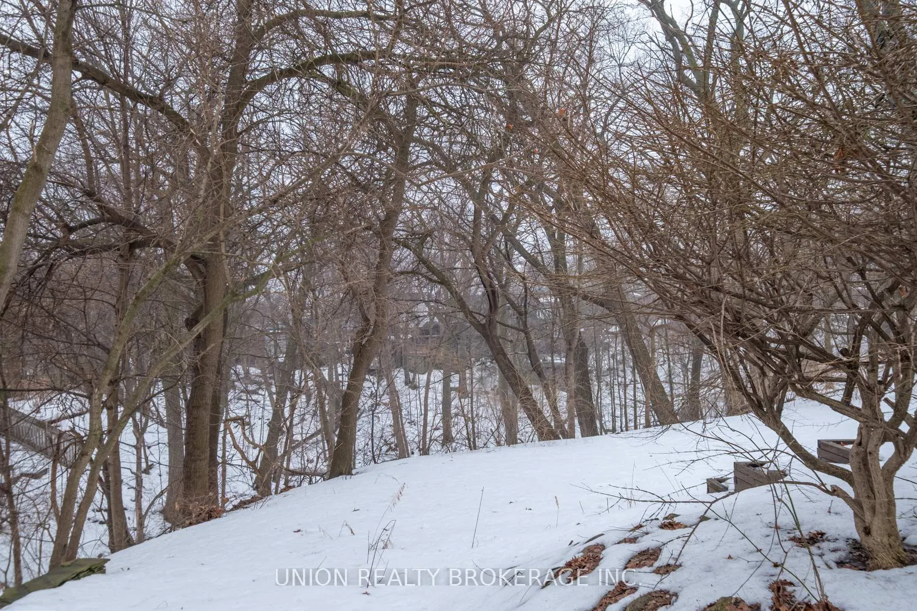 Photo 39 of 10 Hollywood Crescent, Toronto, Woodbine Corridor — HOMEH