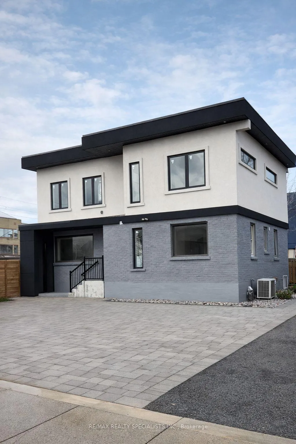 Photo 1 of Unit Upper, 74 Neil Avenue, Hamilton, Stoney Creek — HOMEH