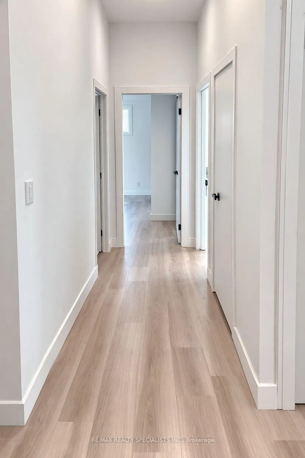 Photo 3 of Unit Upper, 74 Neil Avenue, Hamilton, Stoney Creek — HOMEH