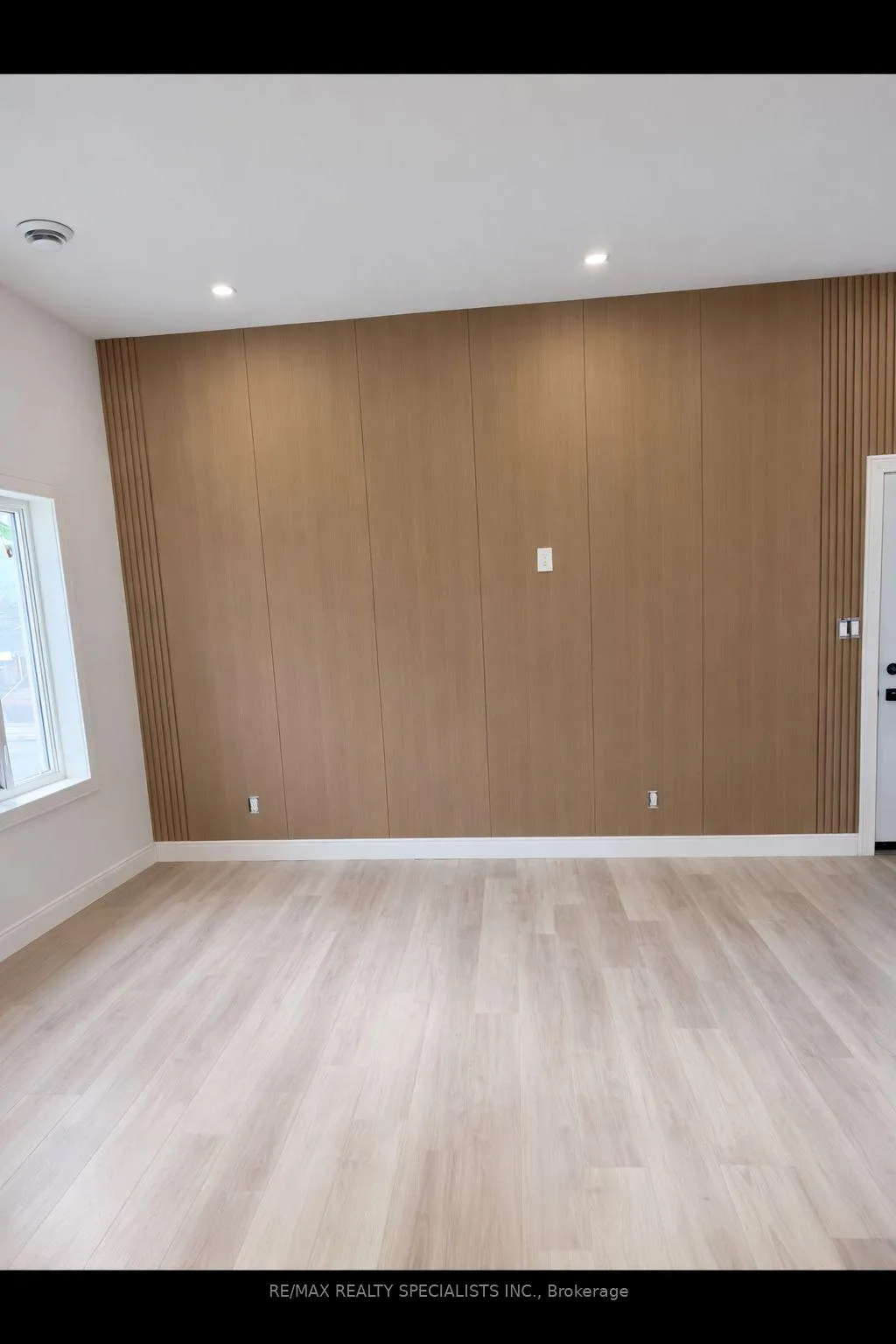 Photo 5 of Unit Upper, 74 Neil Avenue, Hamilton, Stoney Creek — HOMEH