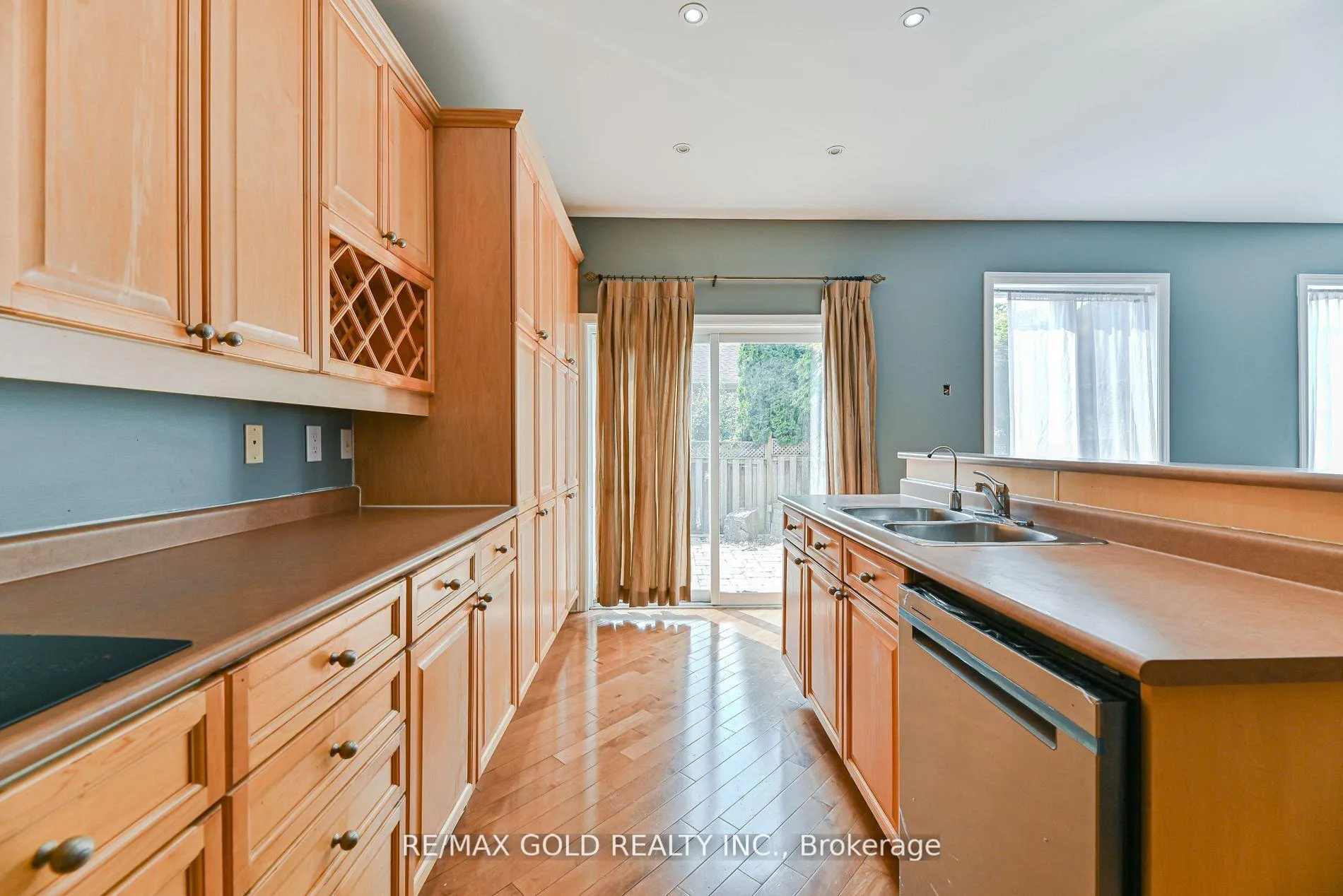 Photo 12 of 45 Treeline Boulevard, Brampton, Vales of Castlemore — HOMEH