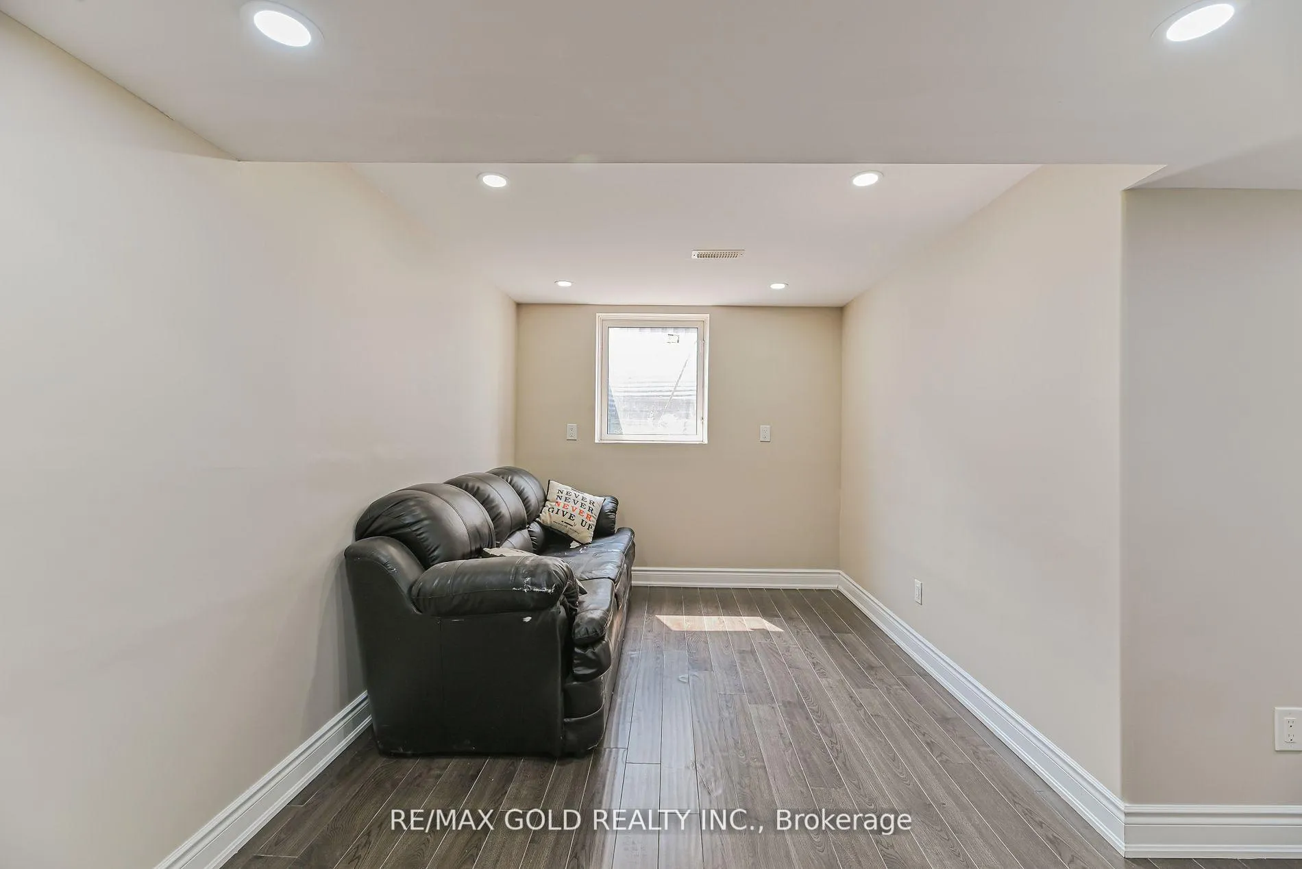 Photo 25 of 45 Treeline Boulevard, Brampton, Vales of Castlemore — HOMEH