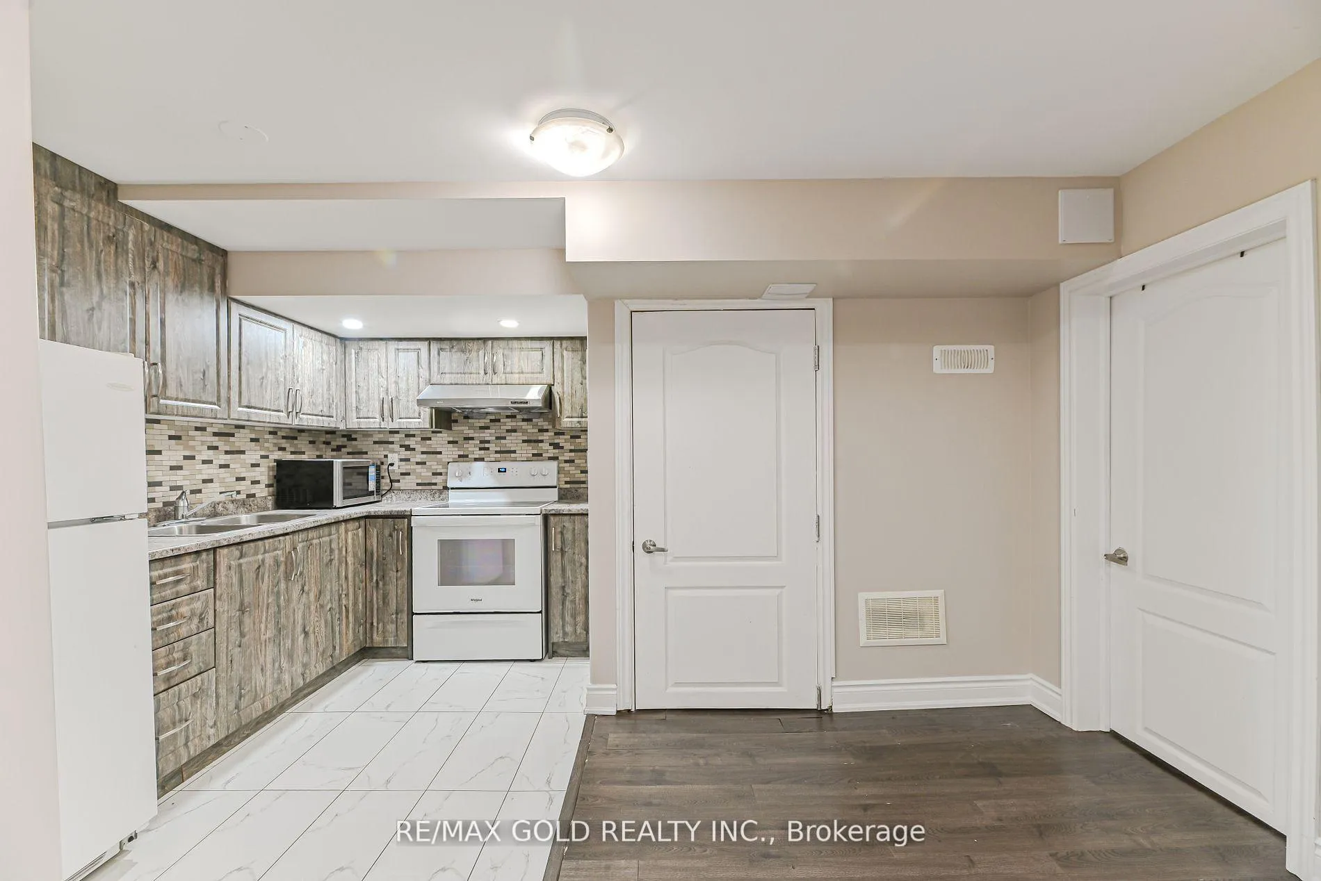 Photo 30 of 45 Treeline Boulevard, Brampton, Vales of Castlemore — HOMEH