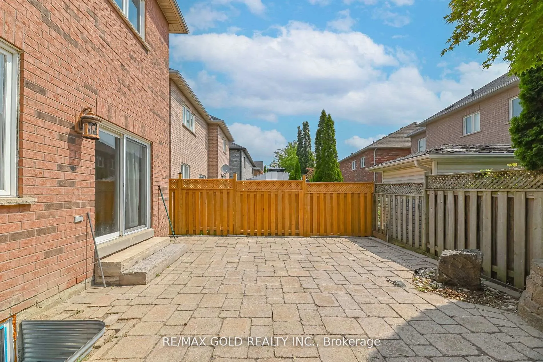 Photo 38 of 45 Treeline Boulevard, Brampton, Vales of Castlemore — HOMEH
