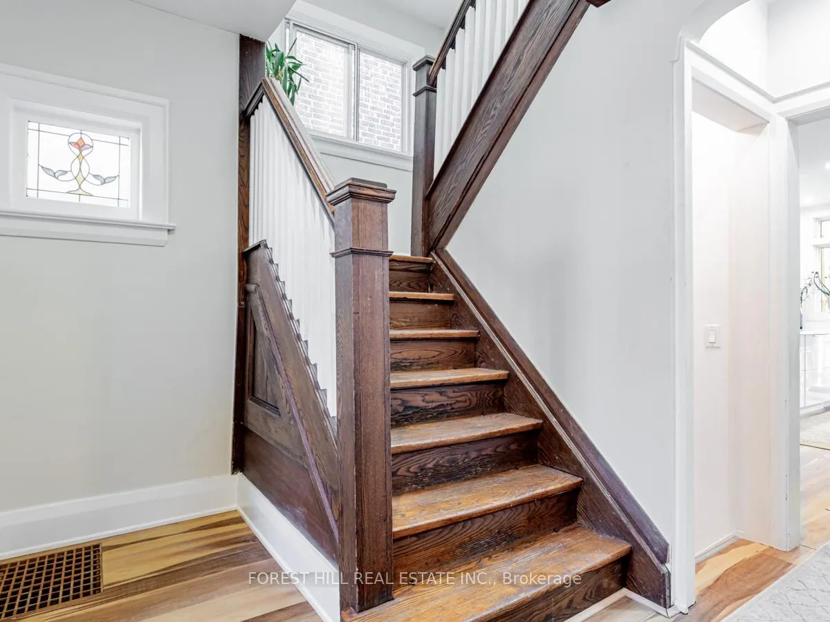 Photo 5 of 186 Westmount Avenue, Toronto, Oakwood Village — HOMEH