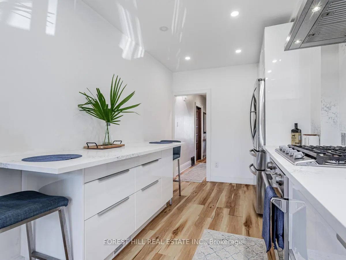Photo 15 of 186 Westmount Avenue, Toronto, Oakwood Village — HOMEH