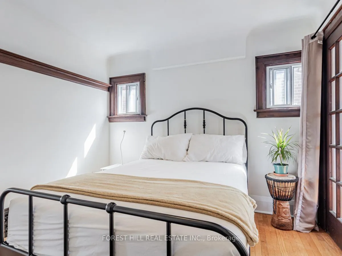 Photo 22 of 186 Westmount Avenue, Toronto, Oakwood Village — HOMEH
