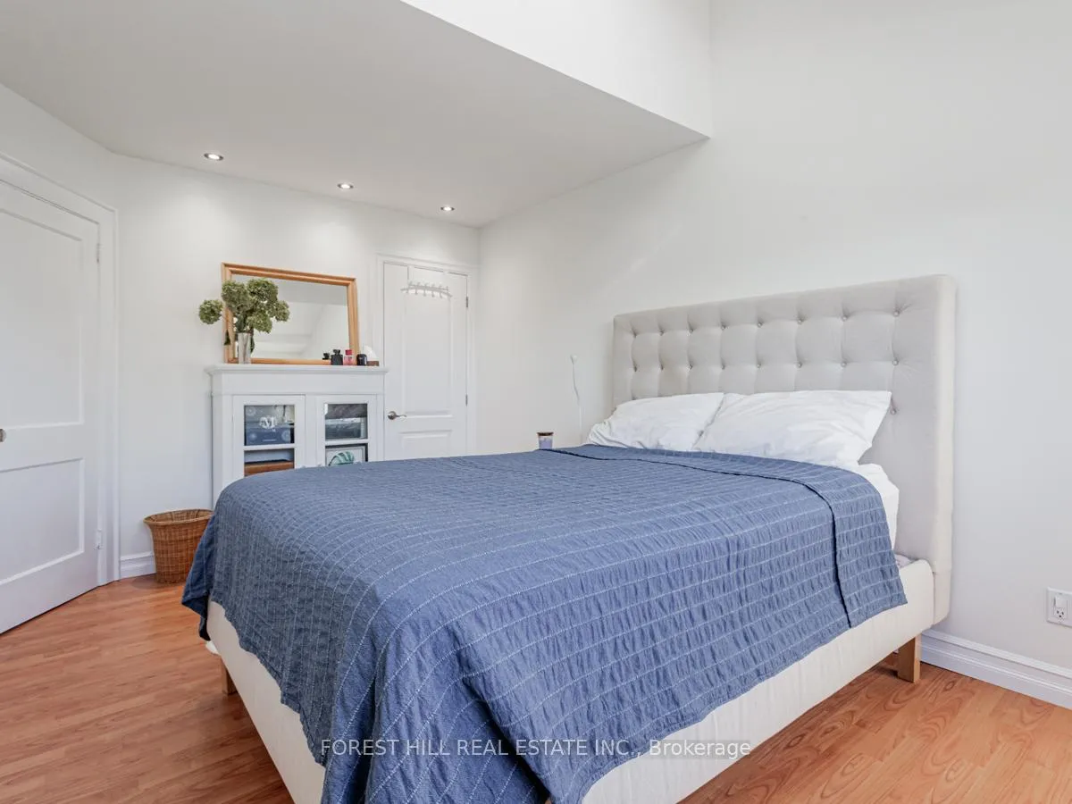 Photo 25 of 186 Westmount Avenue, Toronto, Oakwood Village — HOMEH
