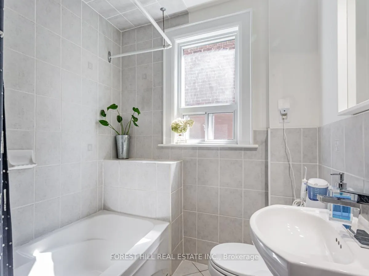 Photo 26 of 186 Westmount Avenue, Toronto, Oakwood Village — HOMEH