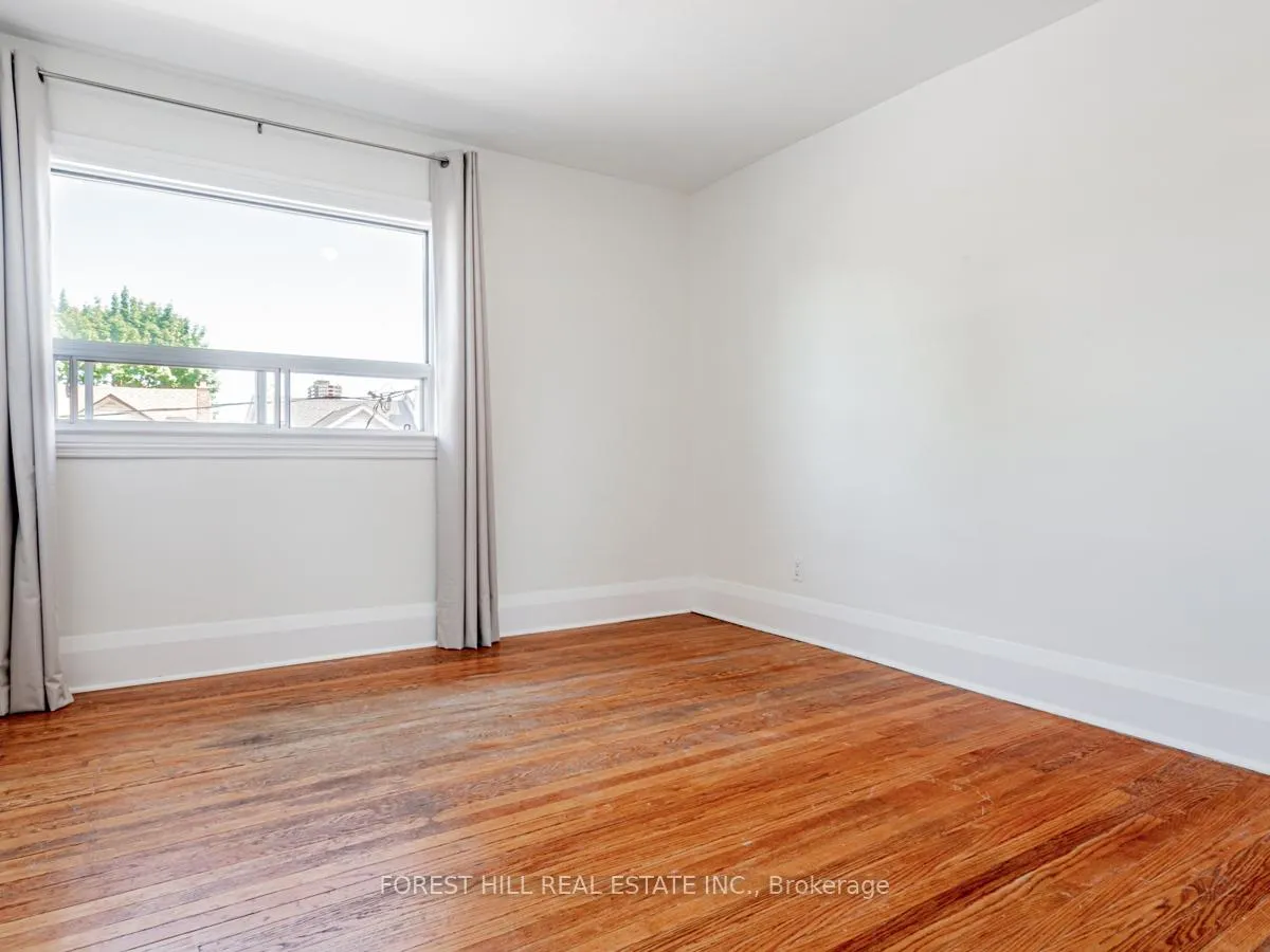 Photo 27 of 186 Westmount Avenue, Toronto, Oakwood Village — HOMEH