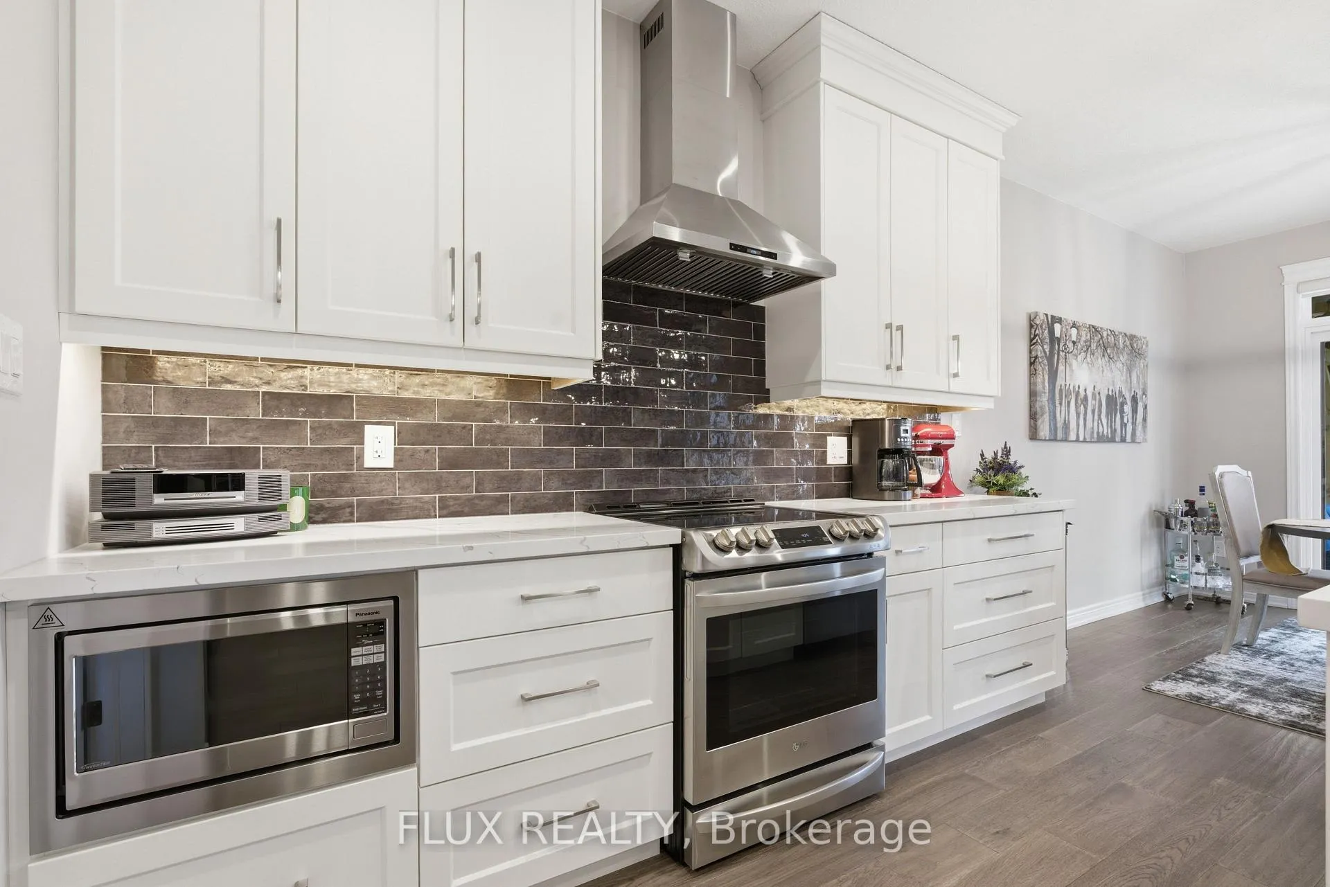 Photo 4 of 192 Oak Street, Norfolk, Simcoe — HOMEH