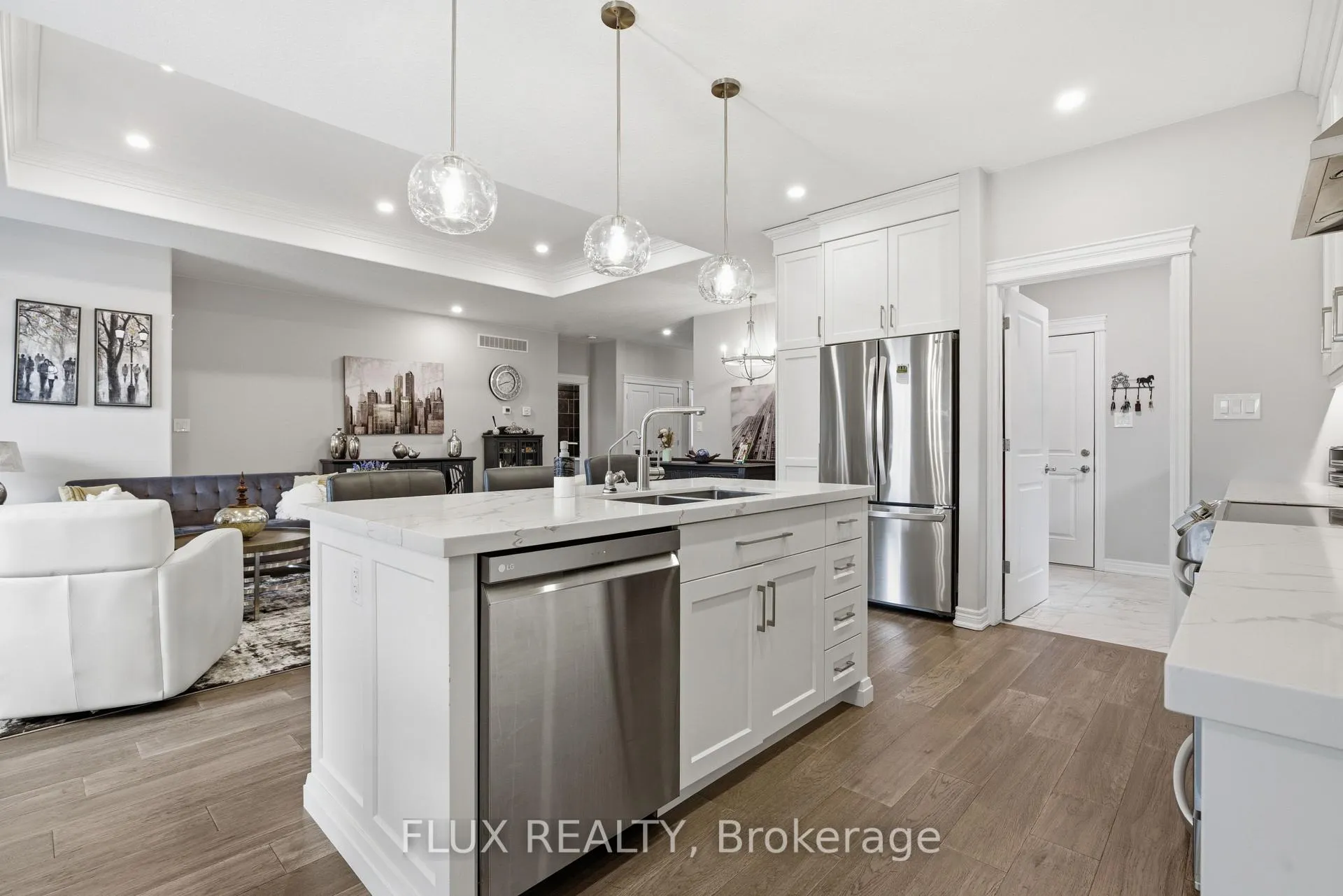 Photo 5 of 192 Oak Street, Norfolk, Simcoe — HOMEH