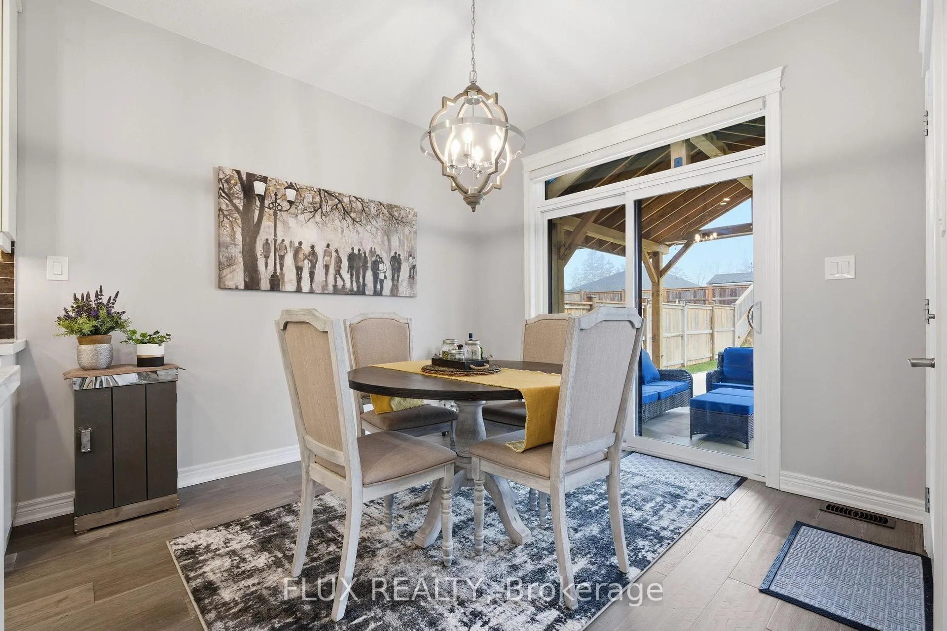 Photo 7 of 192 Oak Street, Norfolk, Simcoe — HOMEH