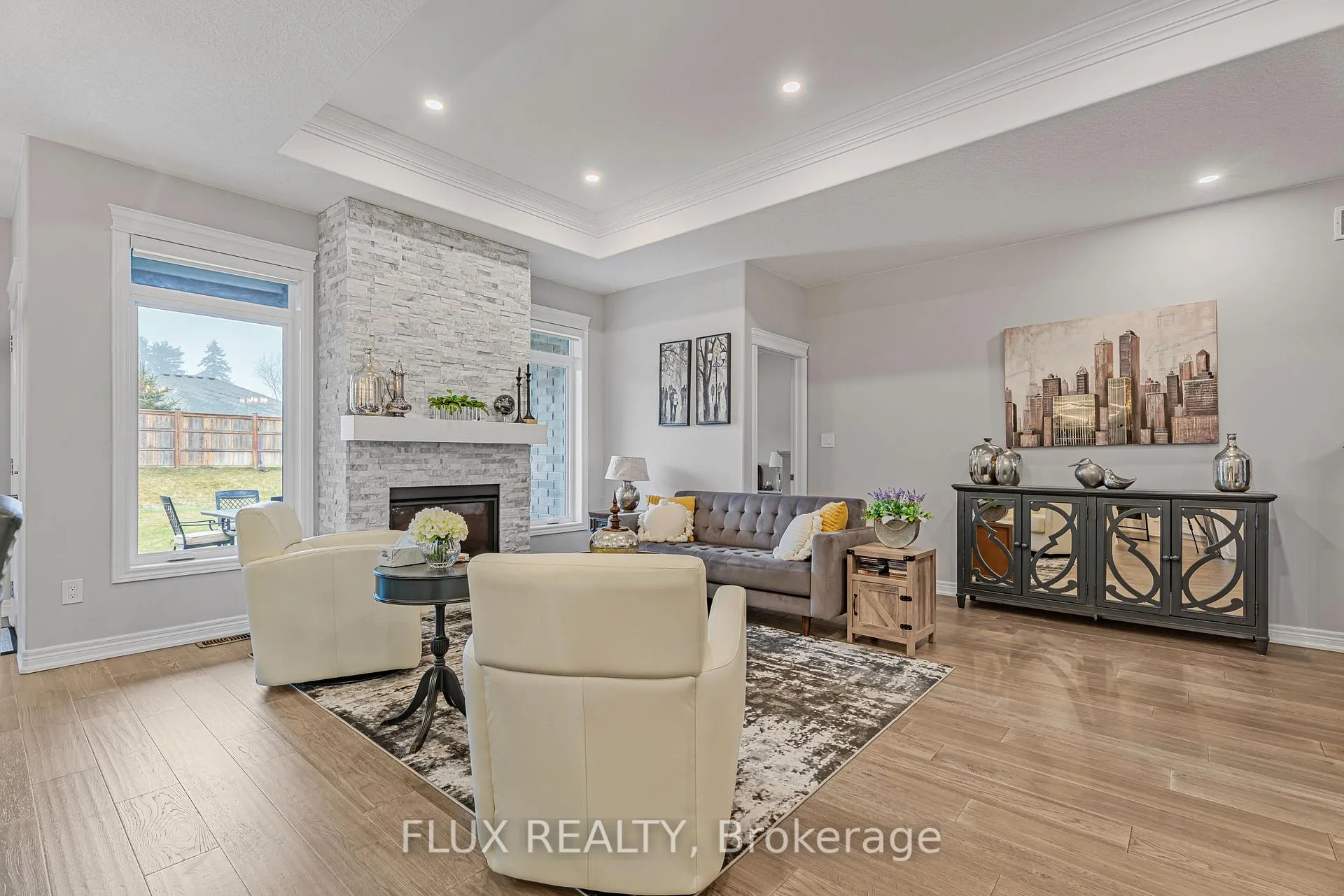 Photo 8 of 192 Oak Street, Norfolk, Simcoe — HOMEH