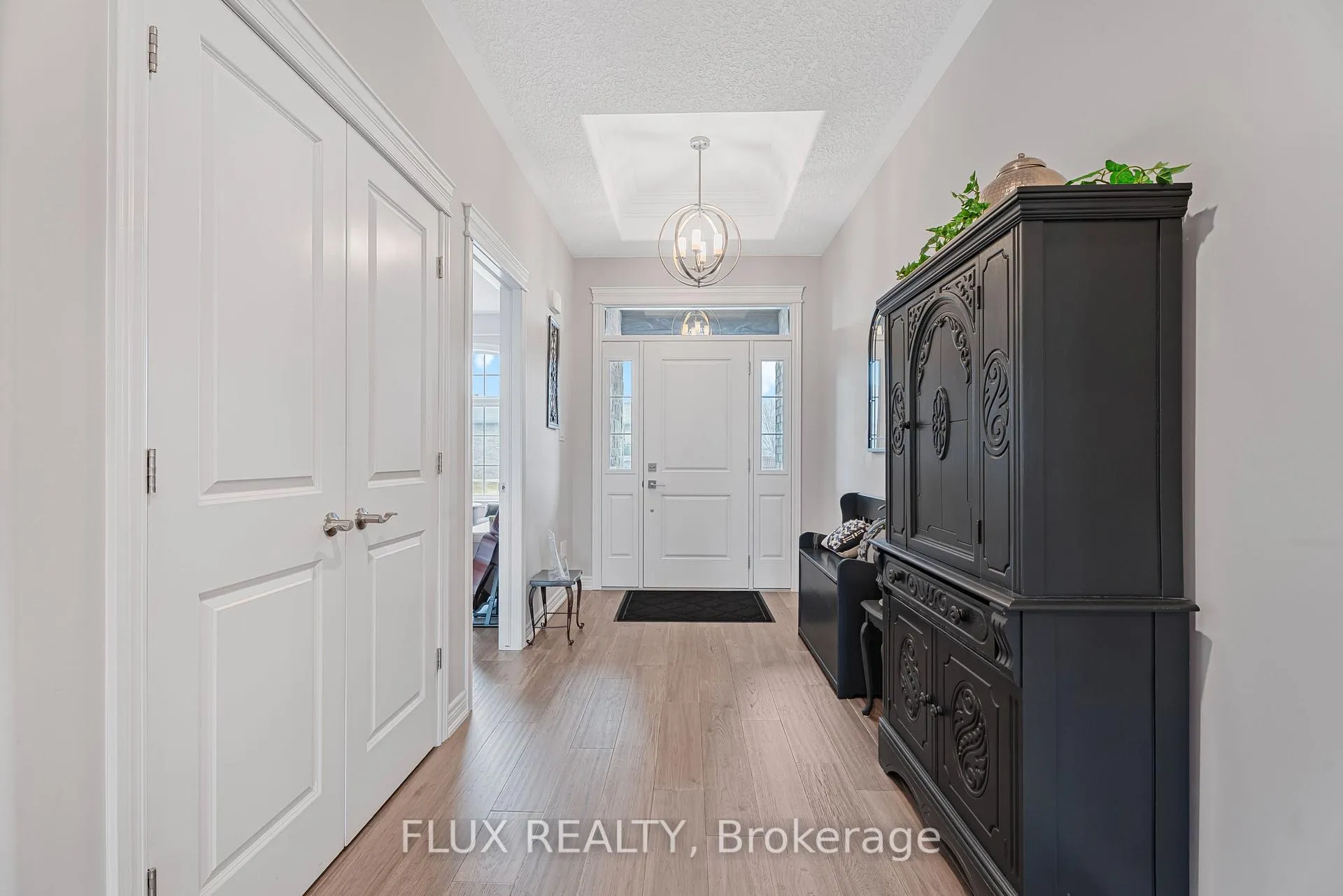 Photo 9 of 192 Oak Street, Norfolk, Simcoe — HOMEH