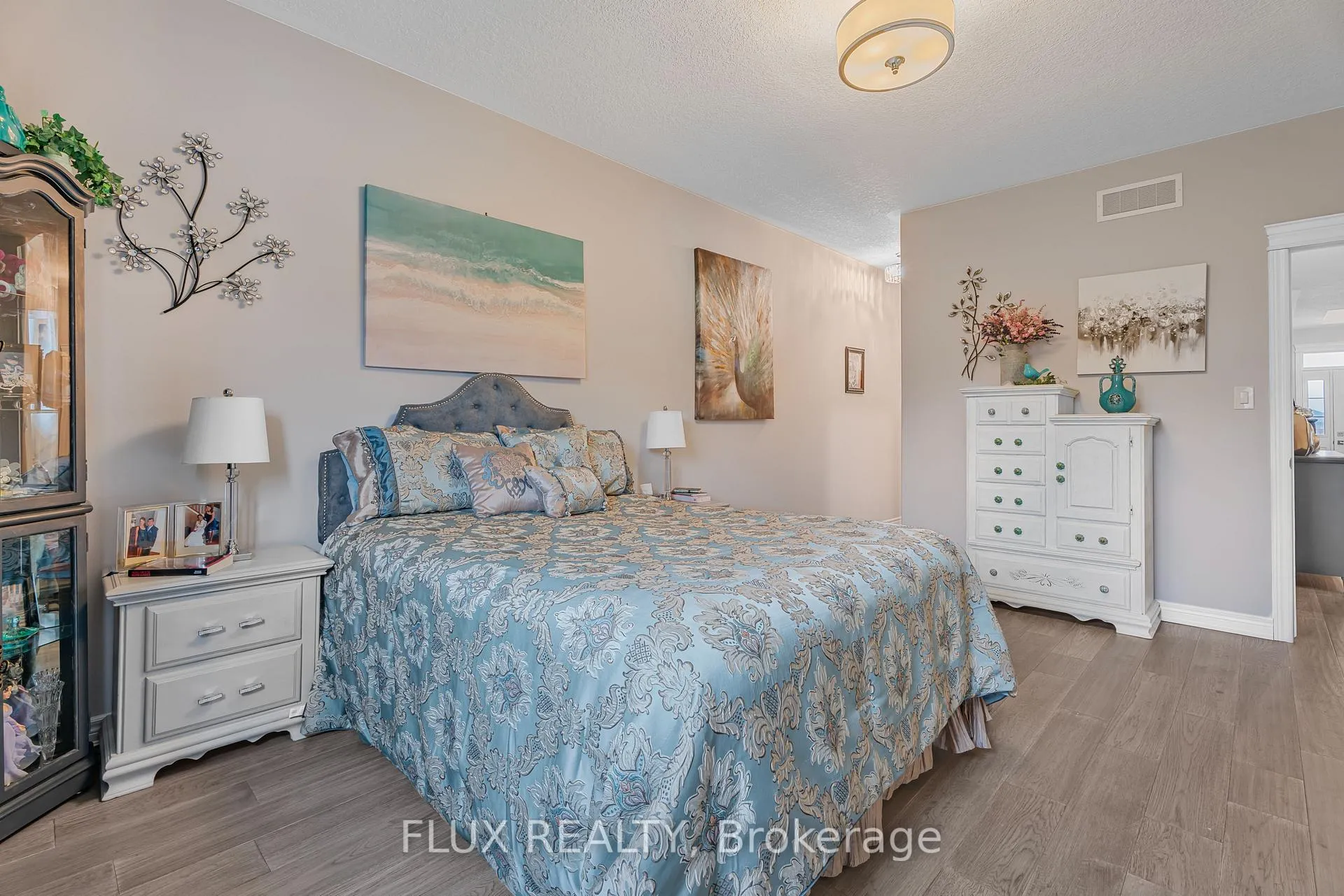 Photo 10 of 192 Oak Street, Norfolk, Simcoe — HOMEH
