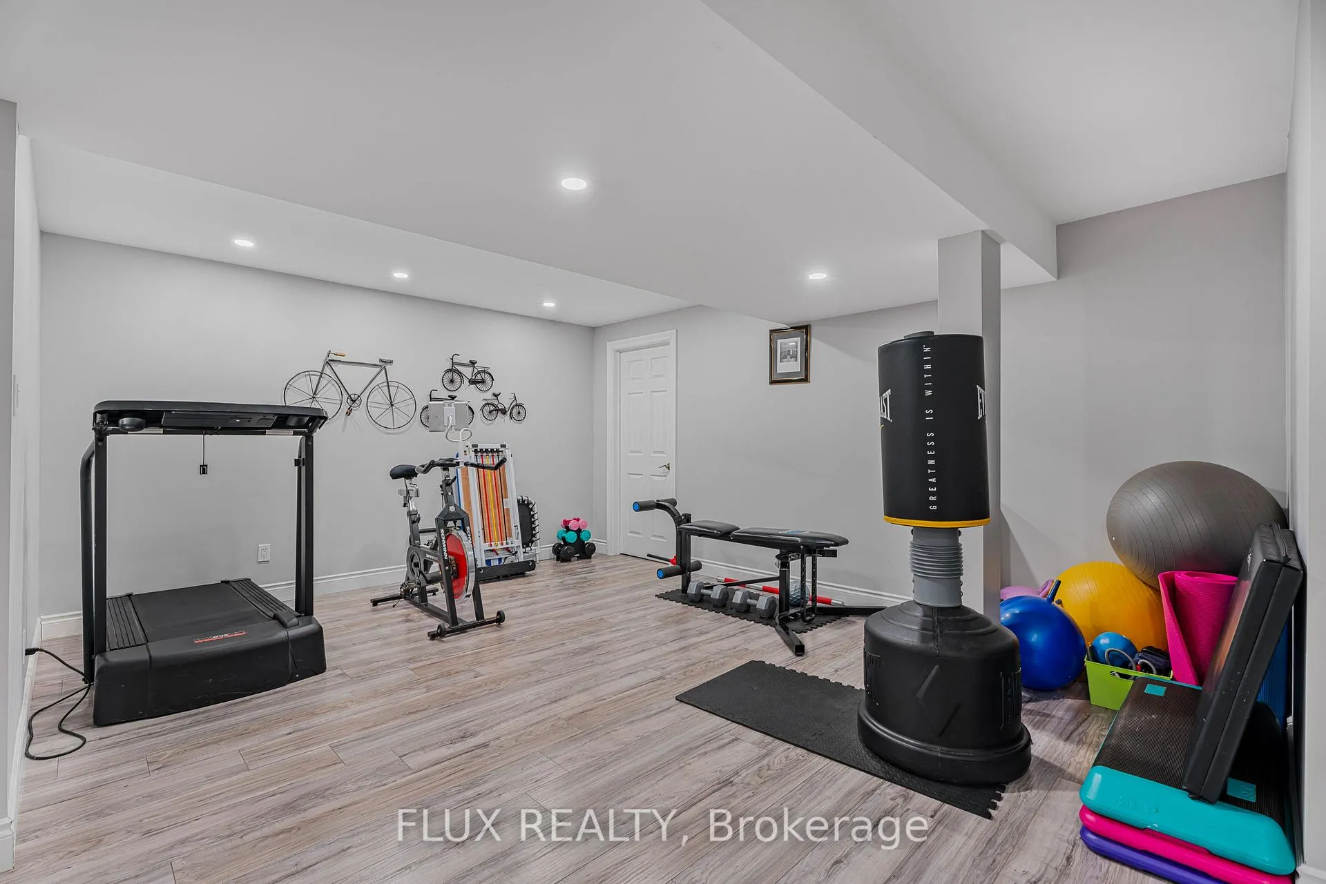 Photo 18 of 192 Oak Street, Norfolk, Simcoe — HOMEH