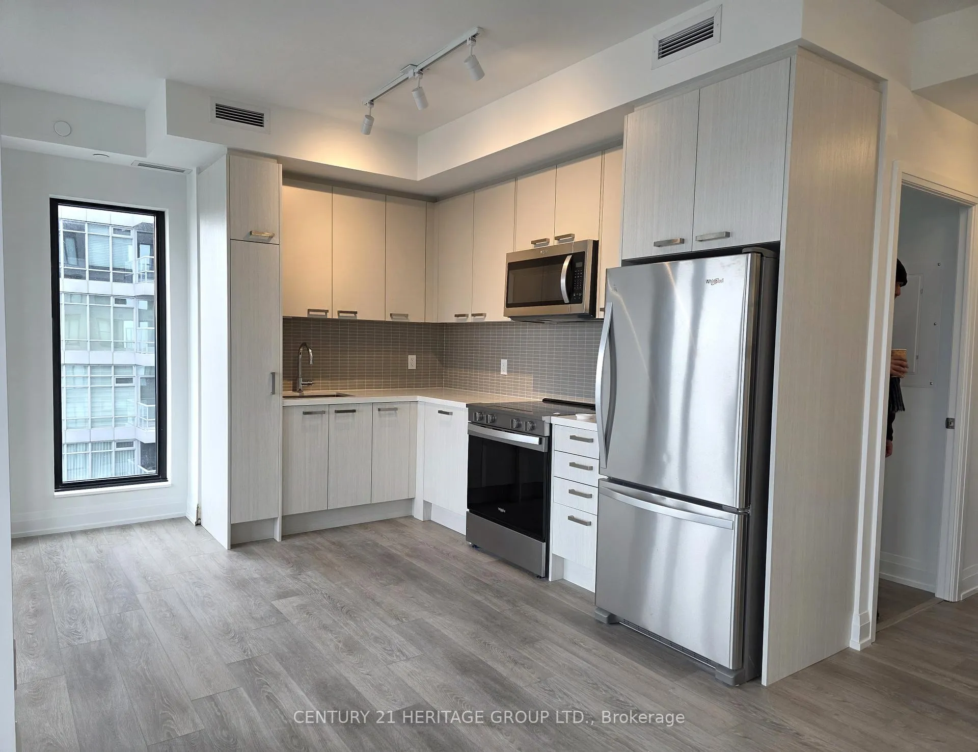 Photo 6 of Unit 2708, 20 Soudan Avenue, Toronto, Mount Pleasant West — HOMEH
