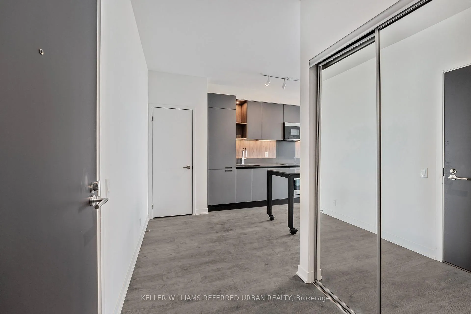 Photo 7 of Unit 2203, 39 Mary Street, Barrie, City Centre — HOMEH