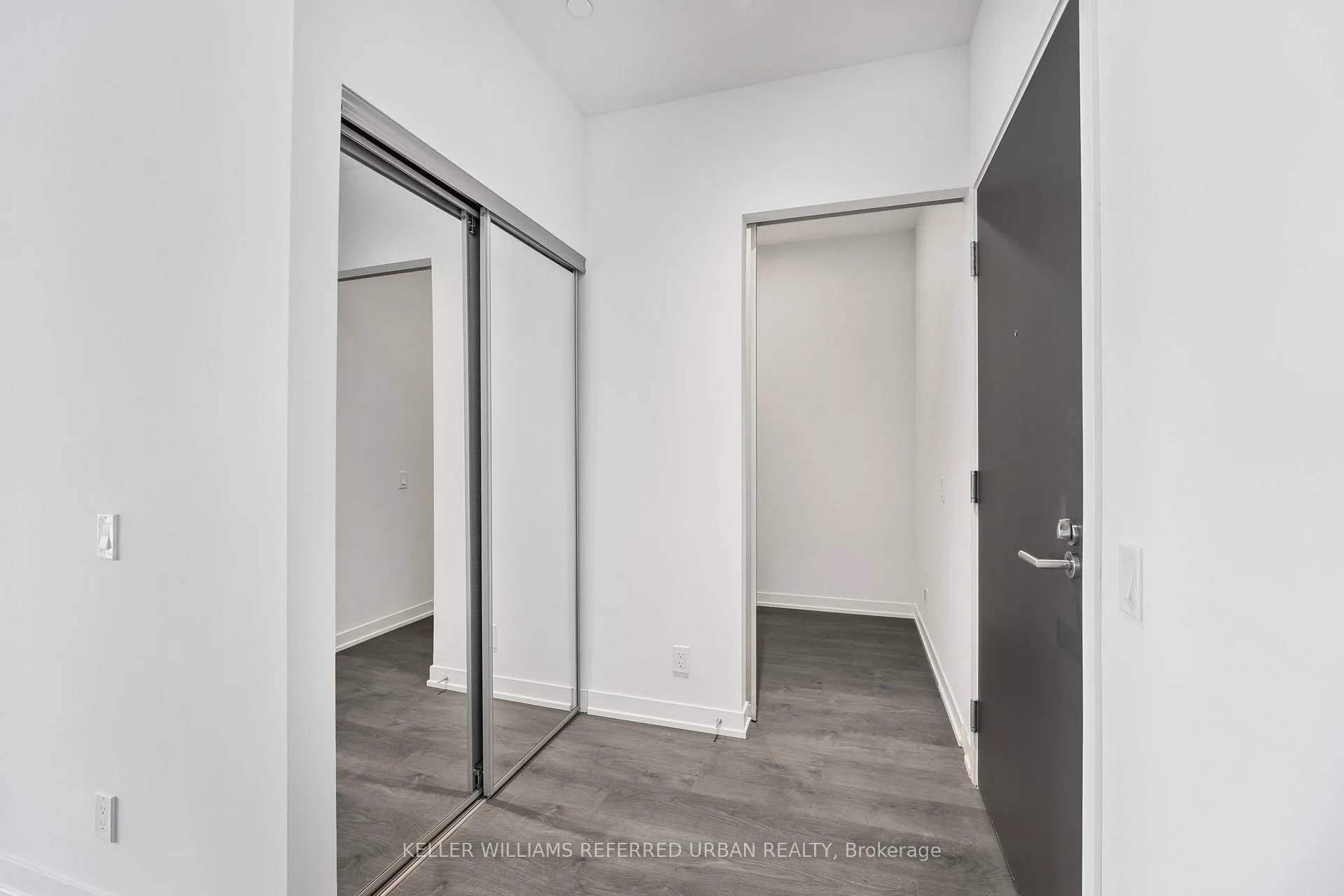 Photo 8 of Unit 2203, 39 Mary Street, Barrie, City Centre — HOMEH