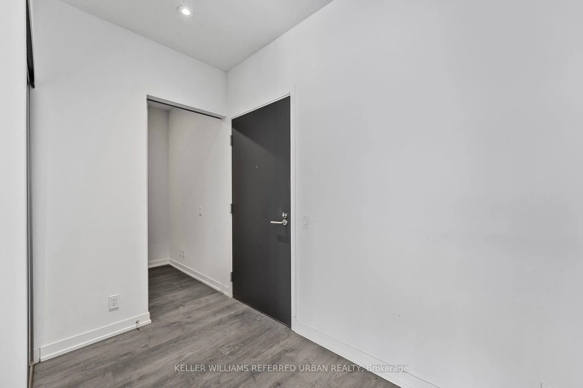 Photo 9 of Unit 2203, 39 Mary Street, Barrie, City Centre — HOMEH