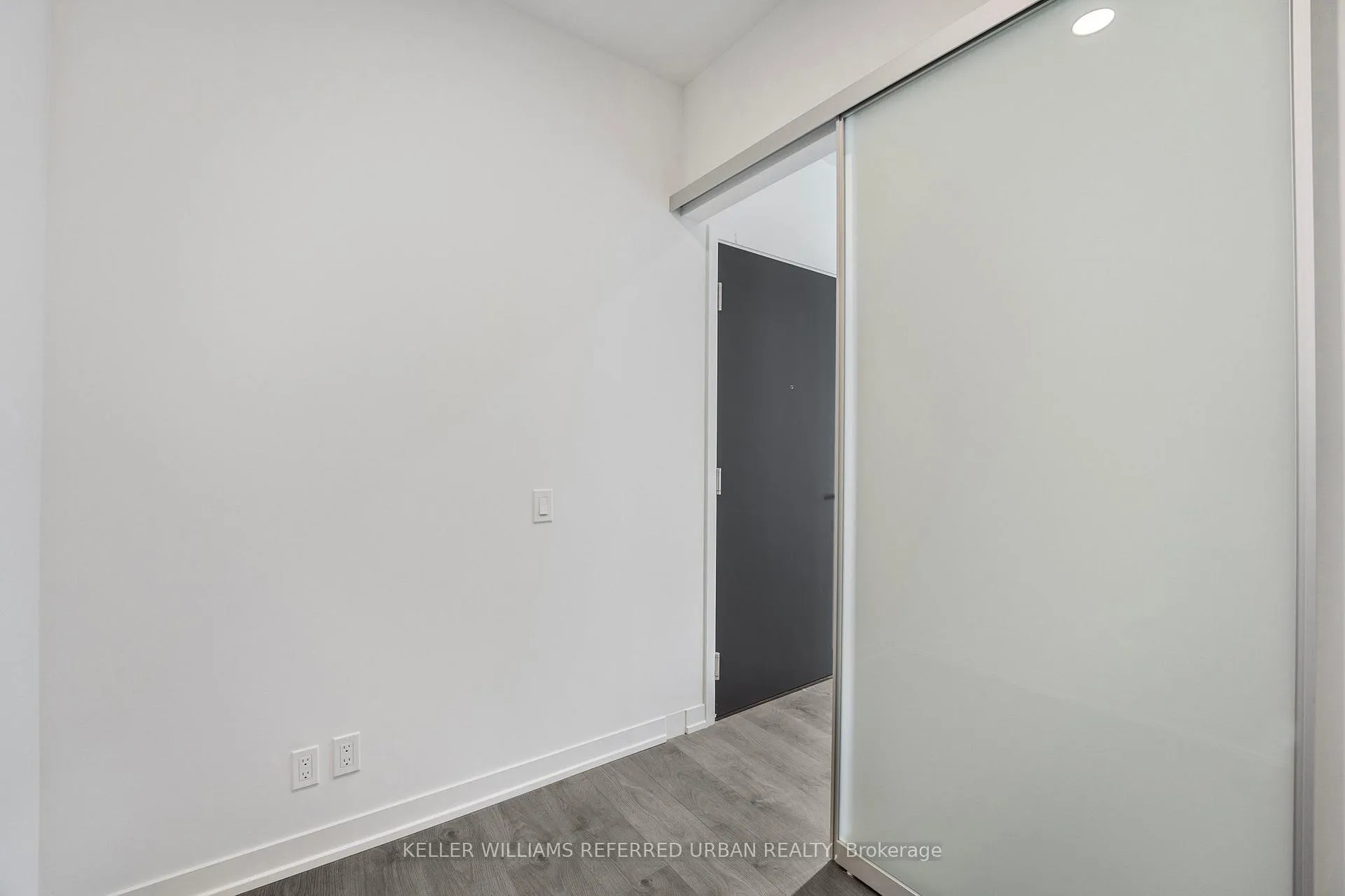 Photo 11 of Unit 2203, 39 Mary Street, Barrie, City Centre — HOMEH