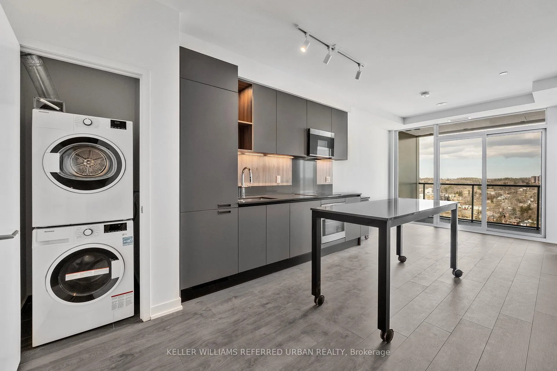 Photo 13 of Unit 2203, 39 Mary Street, Barrie, City Centre — HOMEH