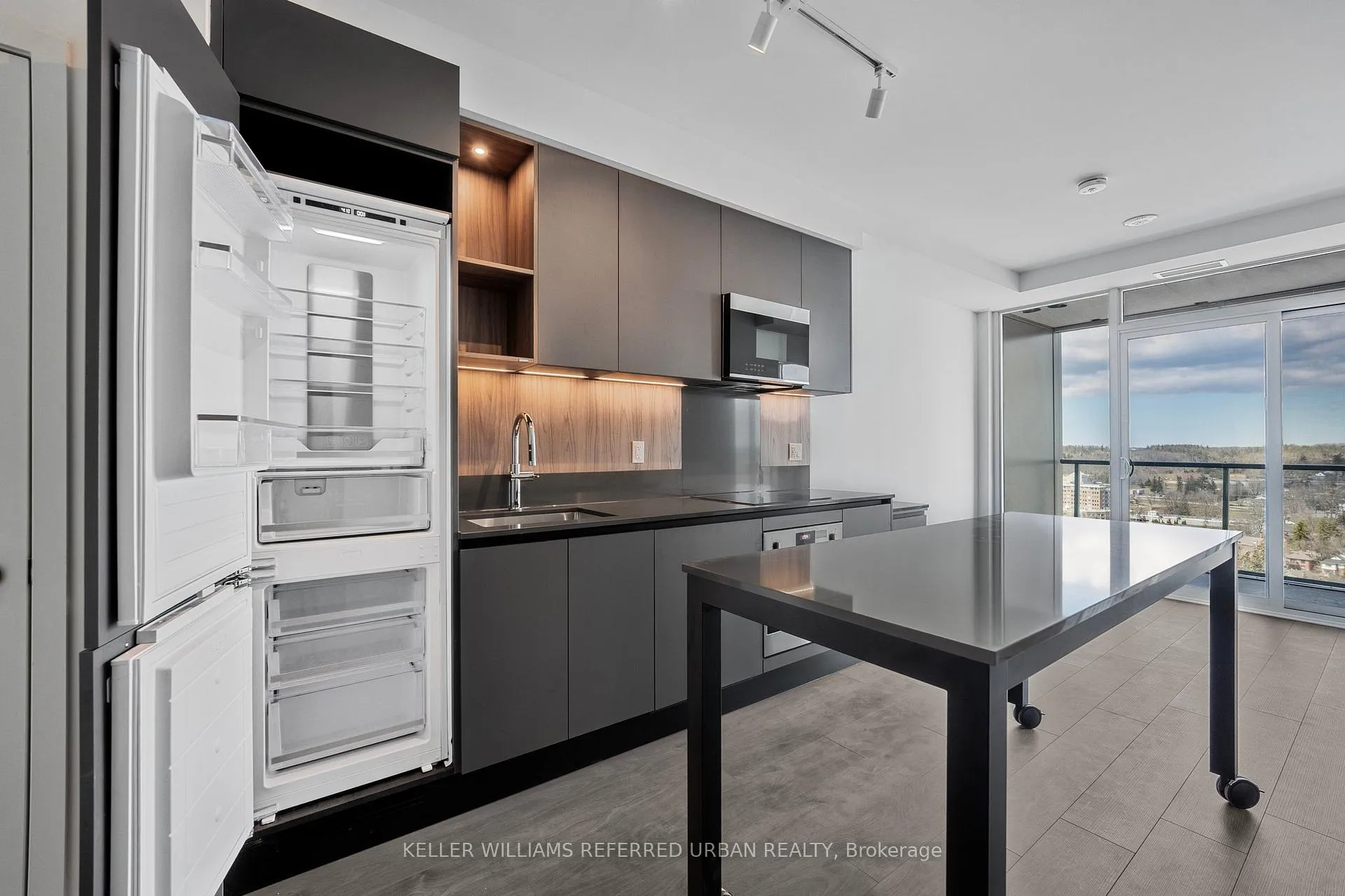 Photo 14 of Unit 2203, 39 Mary Street, Barrie, City Centre — HOMEH