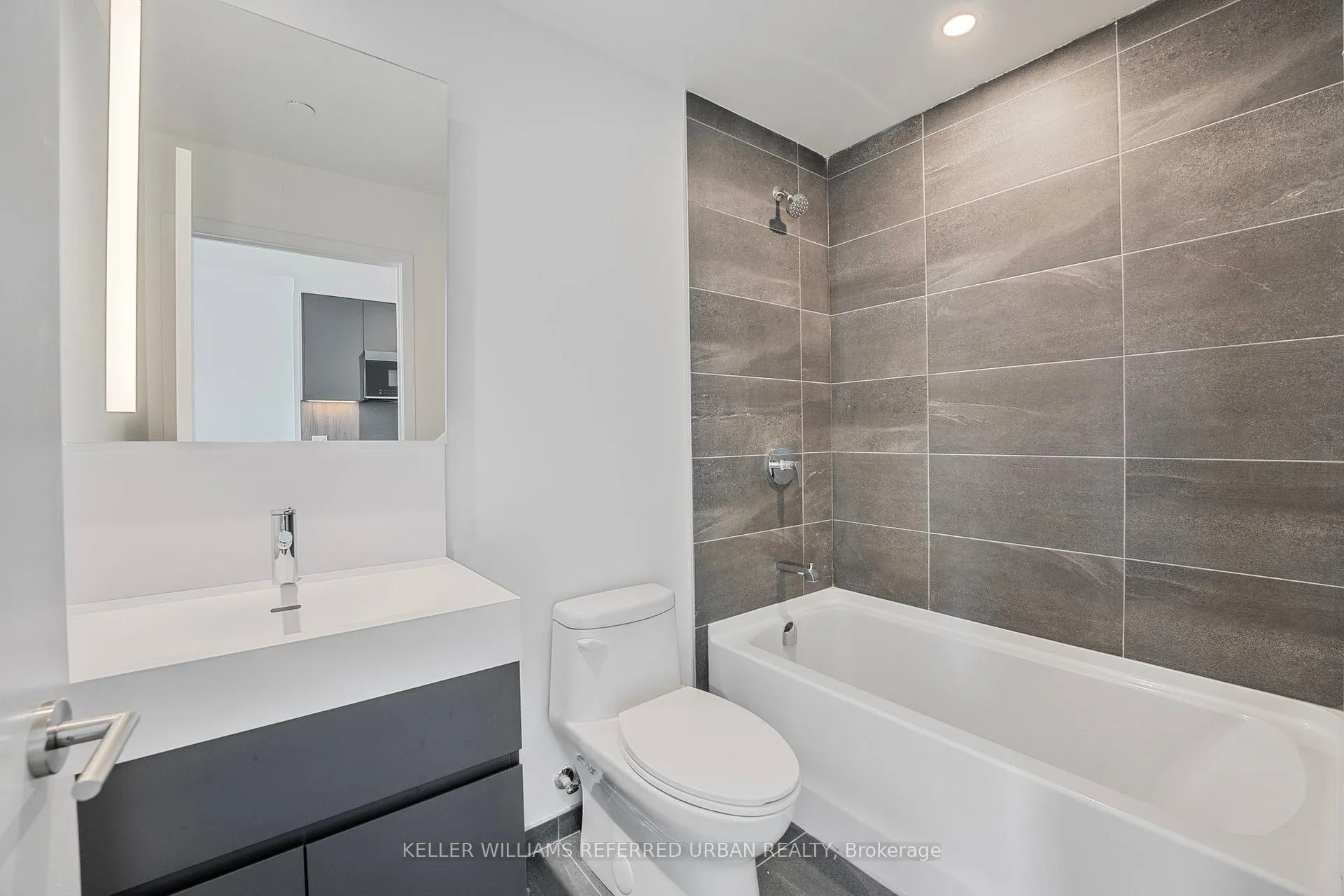 Photo 21 of Unit 2203, 39 Mary Street, Barrie, City Centre — HOMEH