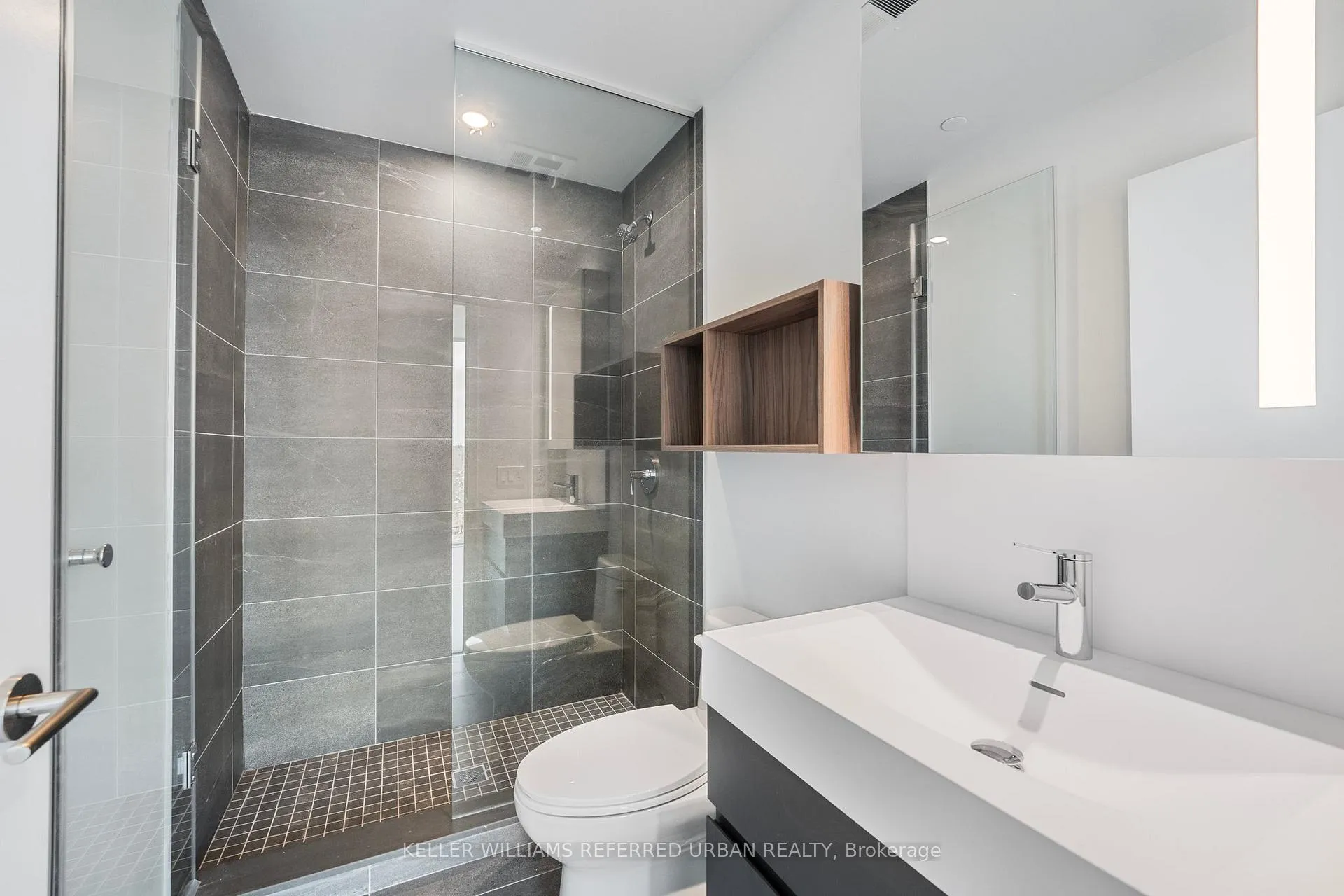 Photo 26 of Unit 2203, 39 Mary Street, Barrie, City Centre — HOMEH