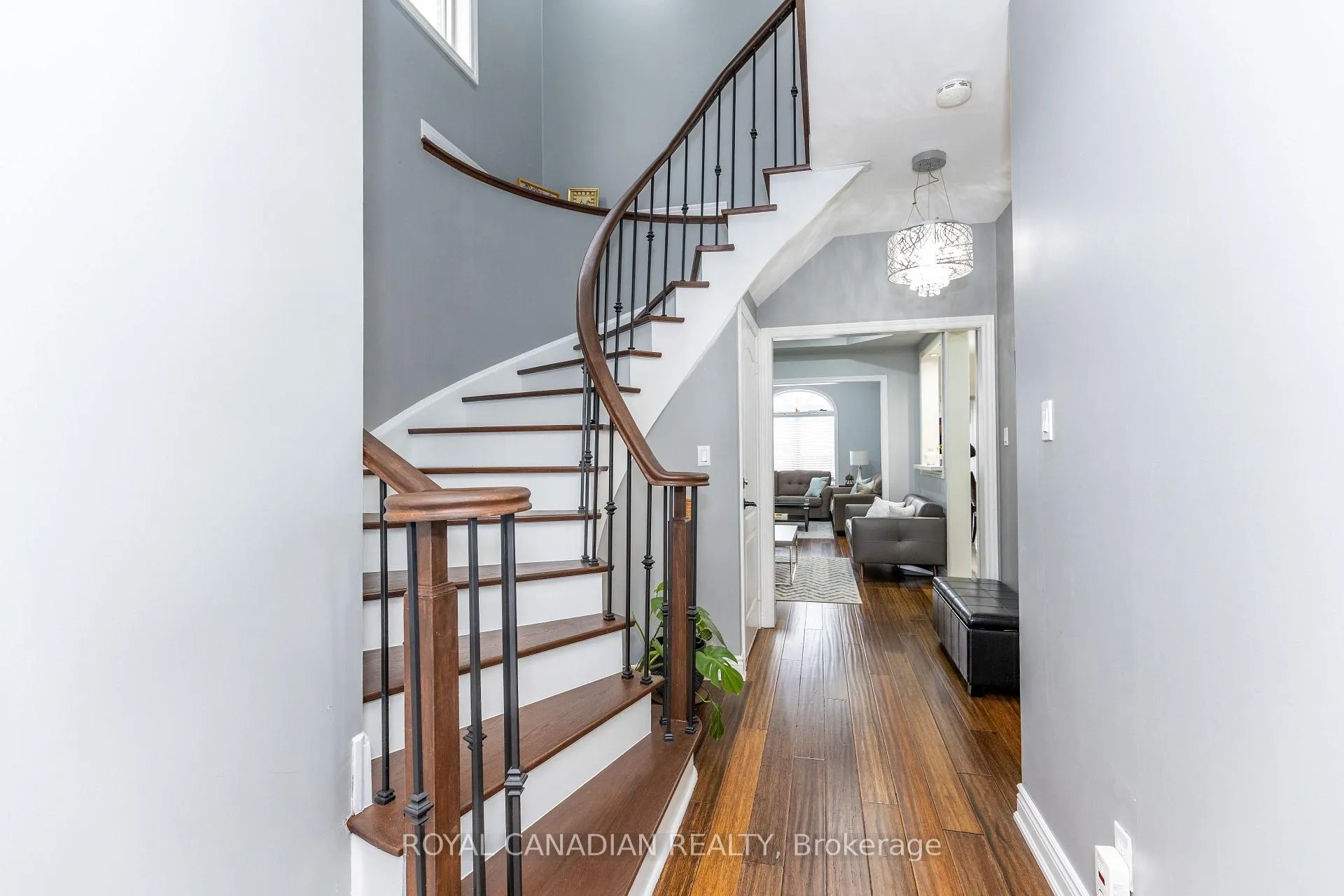 Photo 7 of 6 Mediterra Drive, Vaughan, Vellore Village — HOMEH