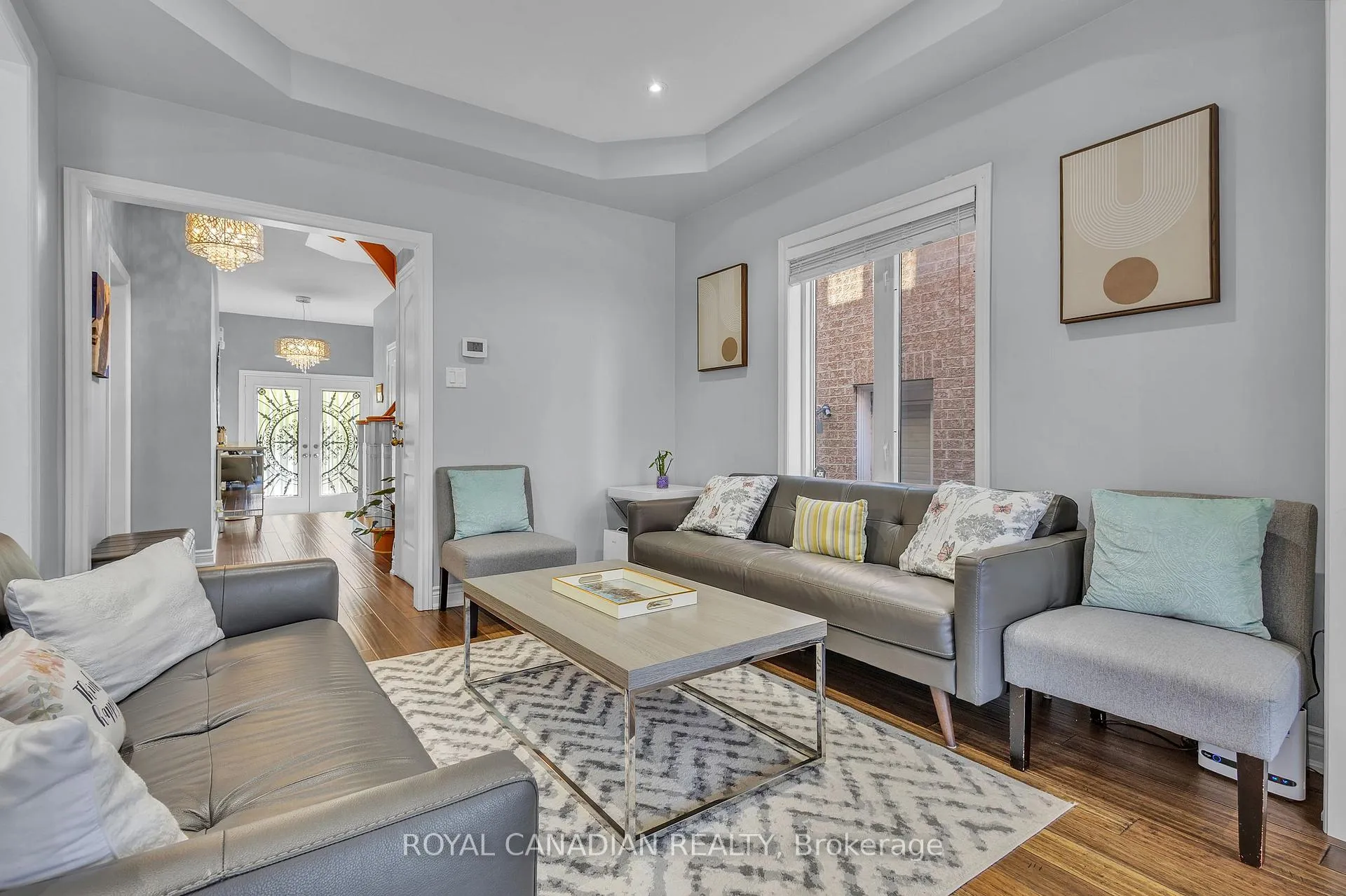 Photo 10 of 6 Mediterra Drive, Vaughan, Vellore Village — HOMEH