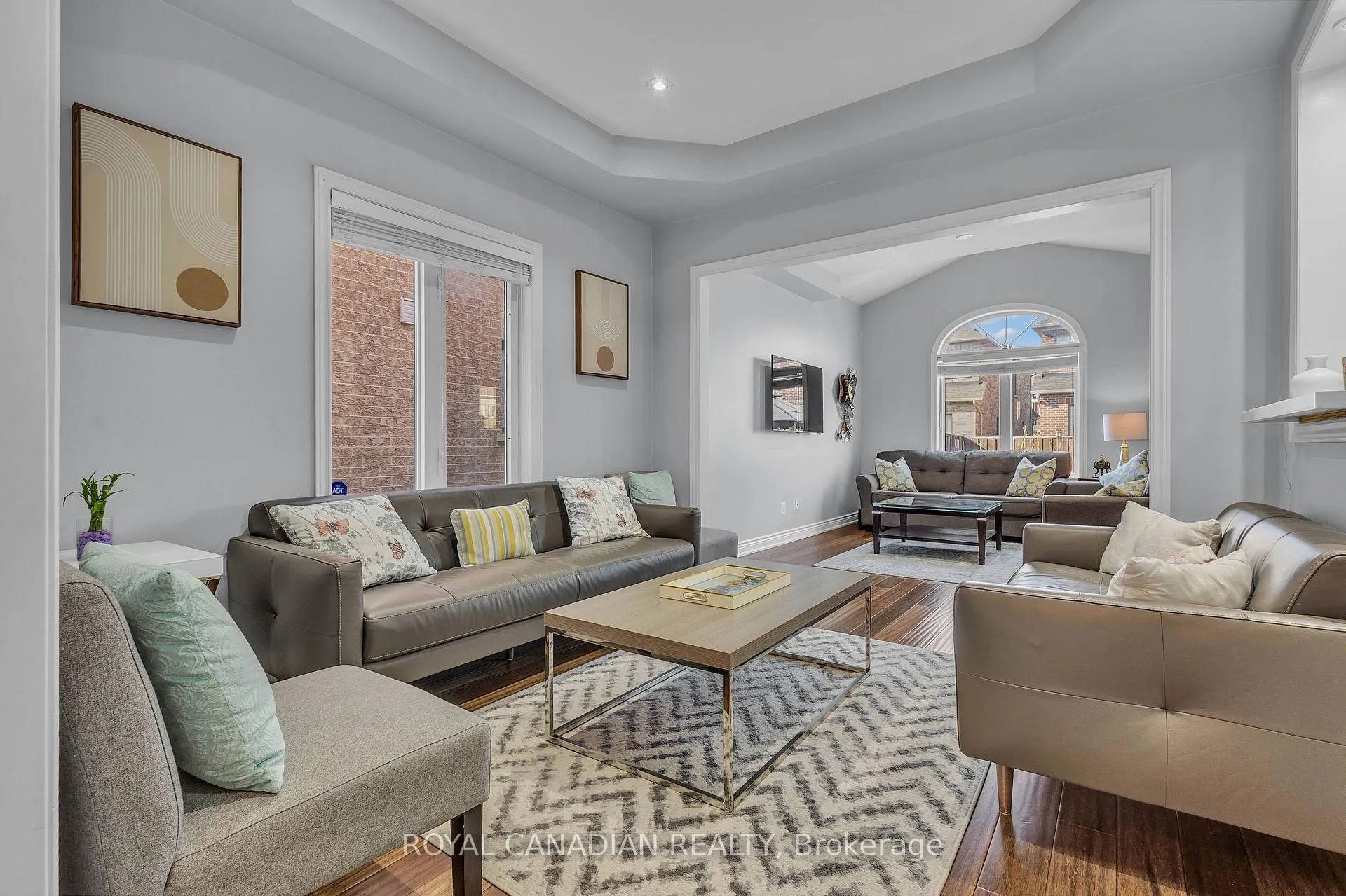 Photo 11 of 6 Mediterra Drive, Vaughan, Vellore Village — HOMEH