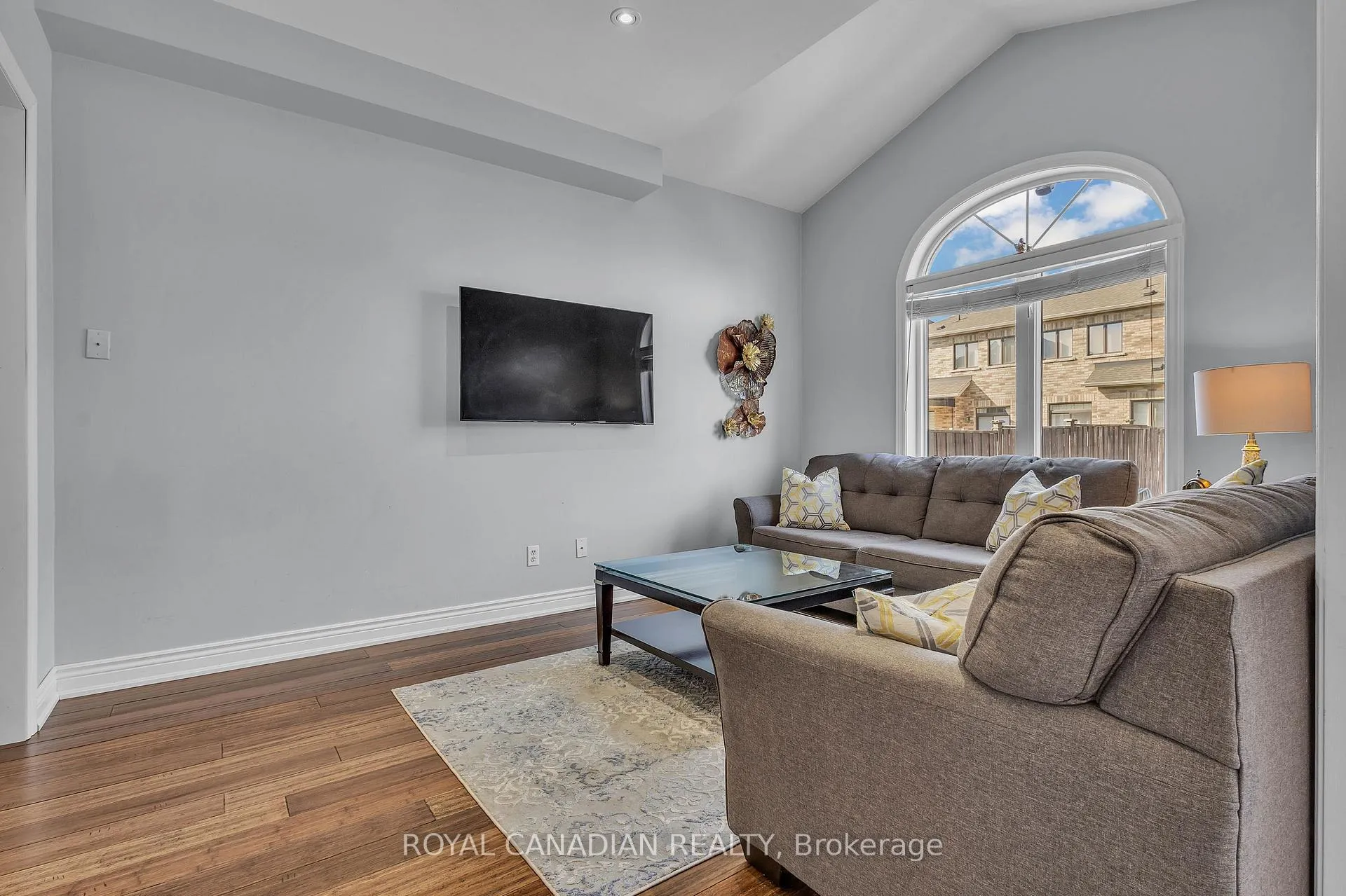 Photo 12 of 6 Mediterra Drive, Vaughan, Vellore Village — HOMEH