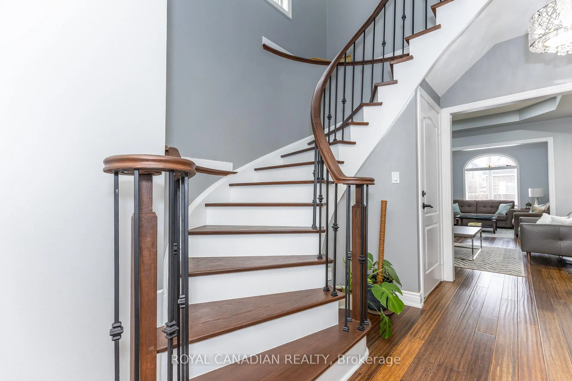 Photo 16 of 6 Mediterra Drive, Vaughan, Vellore Village — HOMEH