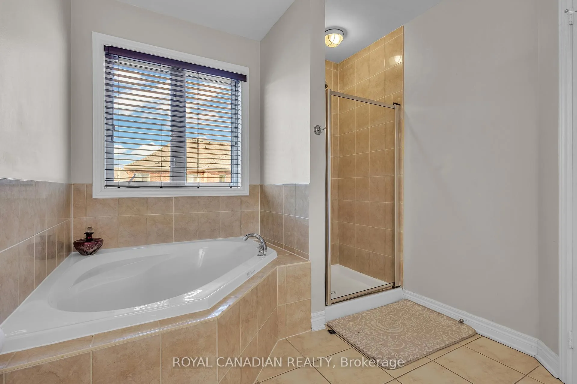 Photo 27 of 6 Mediterra Drive, Vaughan, Vellore Village — HOMEH