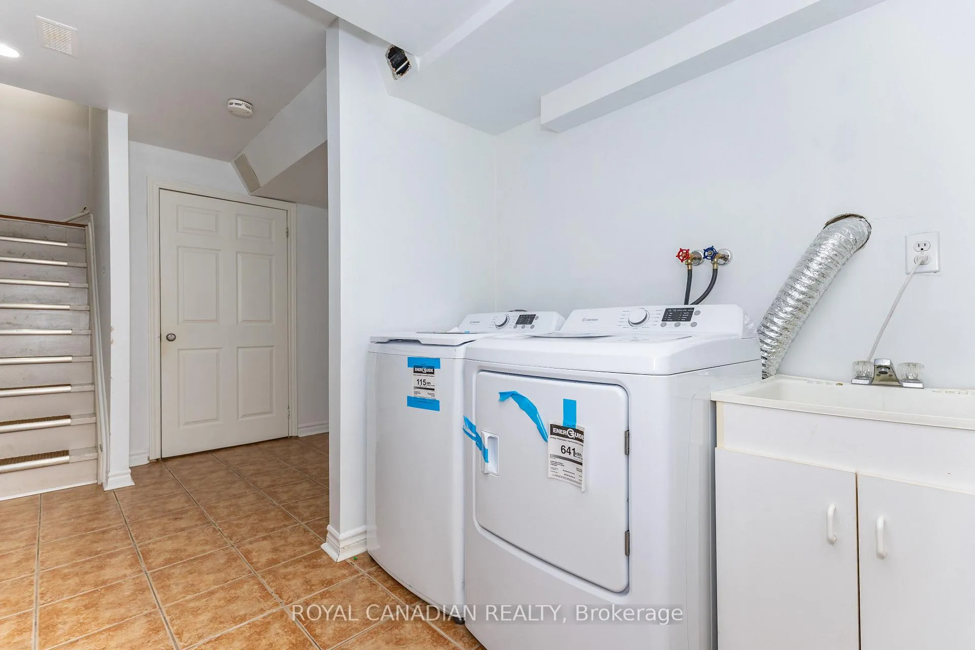Photo 36 of 6 Mediterra Drive, Vaughan, Vellore Village — HOMEH