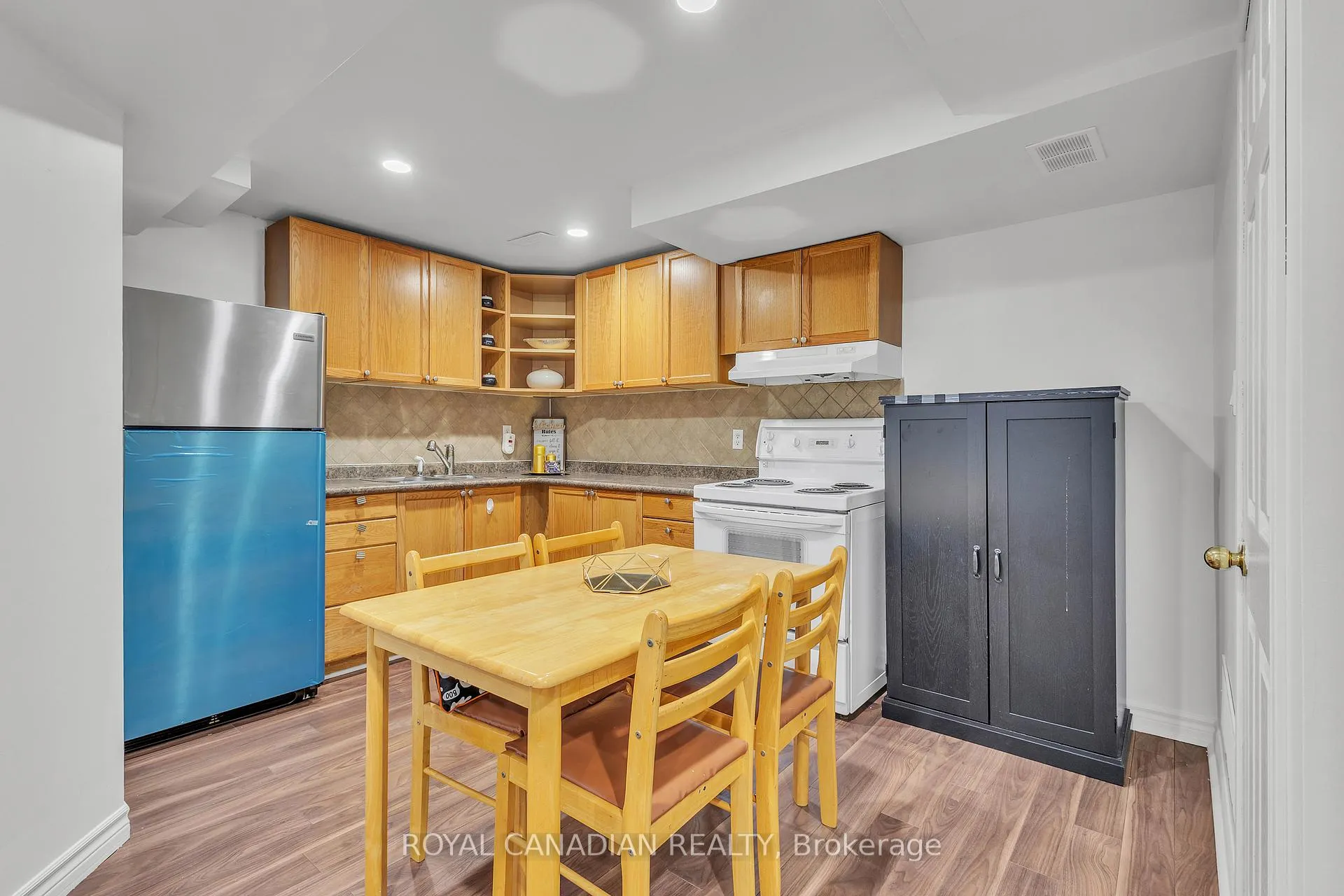 Photo 38 of 6 Mediterra Drive, Vaughan, Vellore Village — HOMEH