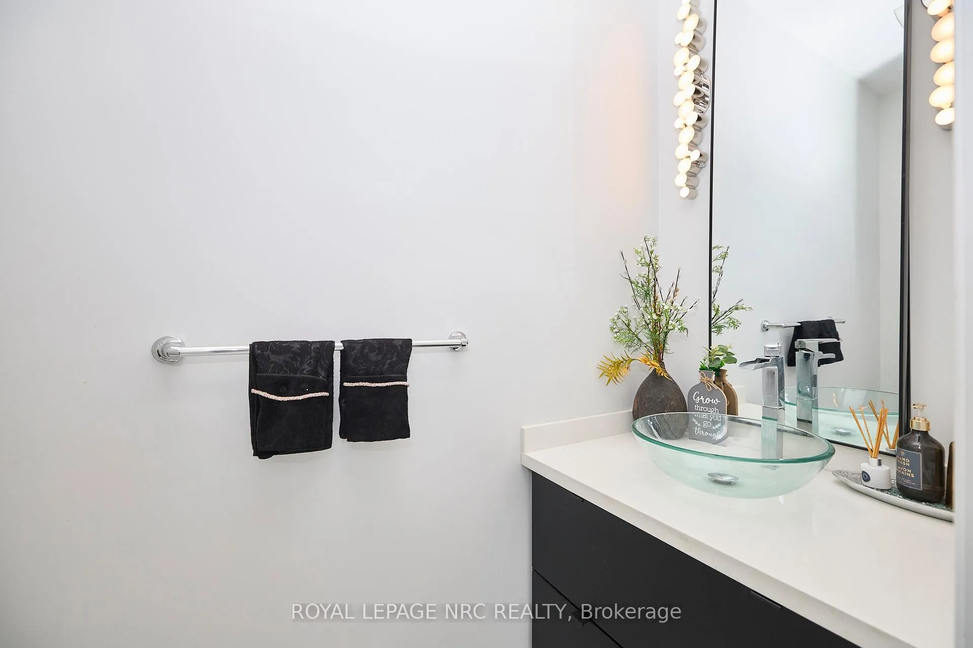 Photo 4 of 31 Bergenstein Cres, Pelham, Fonthill — HOMEH