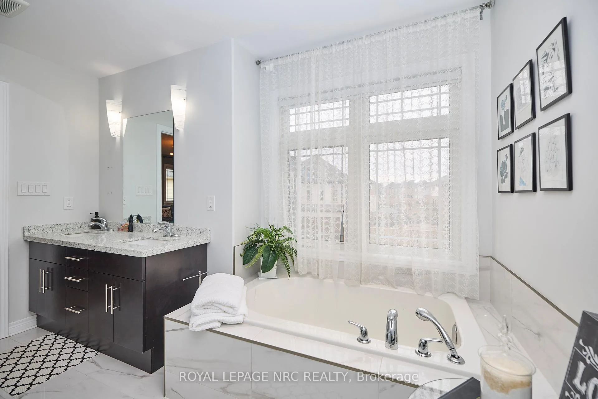 Photo 32 of 31 Bergenstein Cres, Pelham, Fonthill — HOMEH