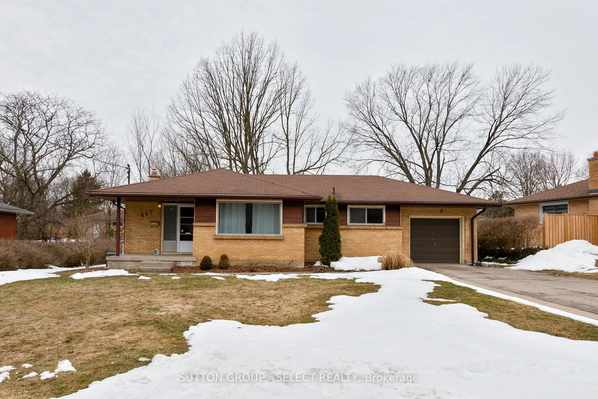 Front of 480 Palmtree Avenue