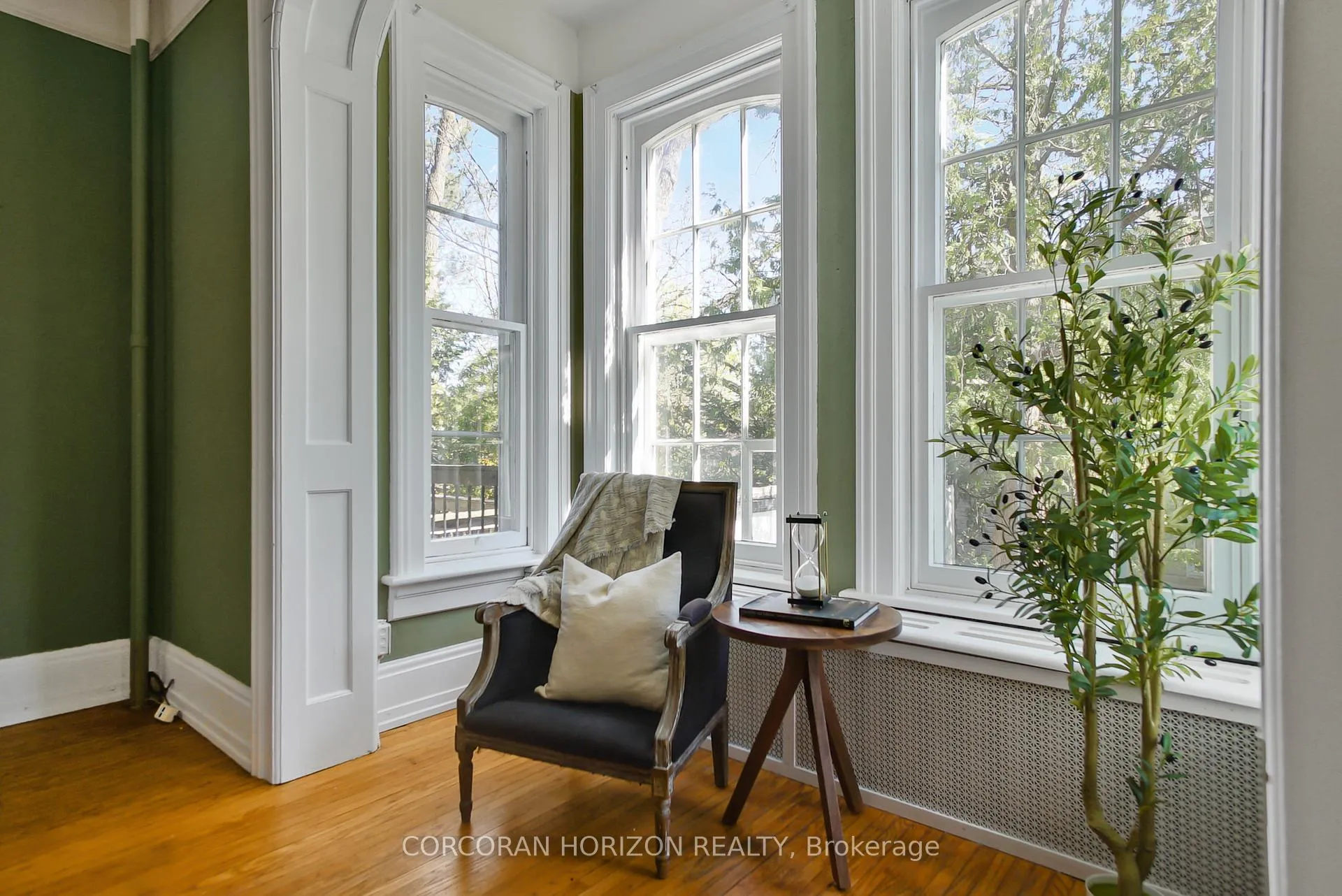 Photo 12 of 78 William Street W, Waterloo — HOMEH
