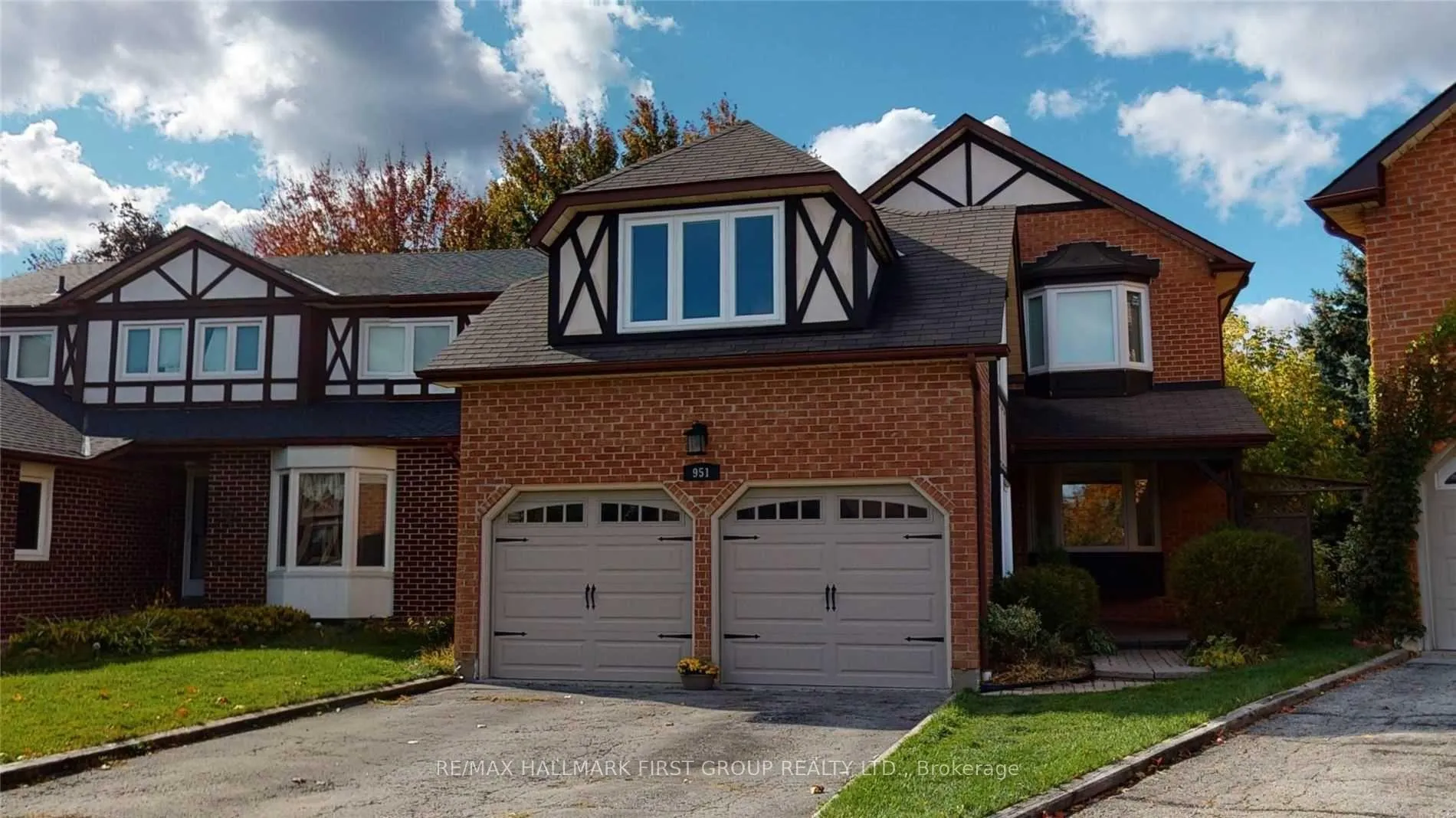 Photo 2 of 951 Gablehurst Crescent, Pickering, Liverpool — HOMEH