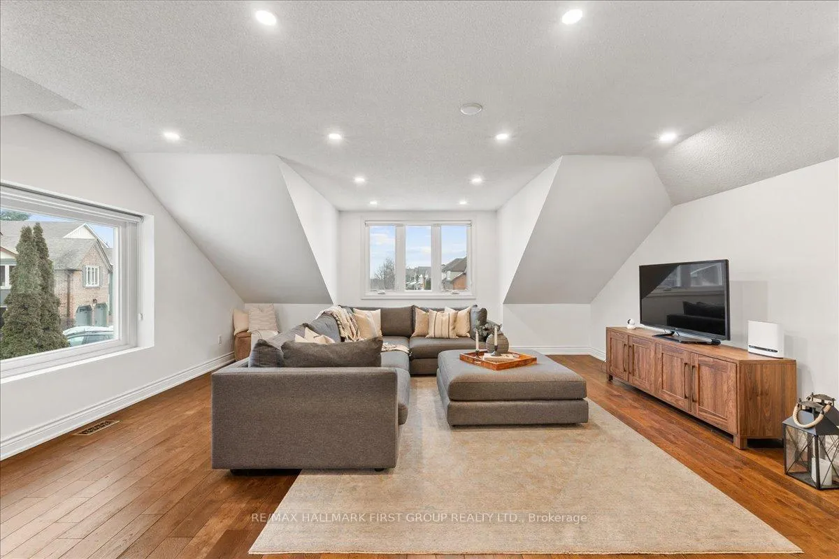 Photo 20 of 951 Gablehurst Crescent, Pickering, Liverpool — HOMEH