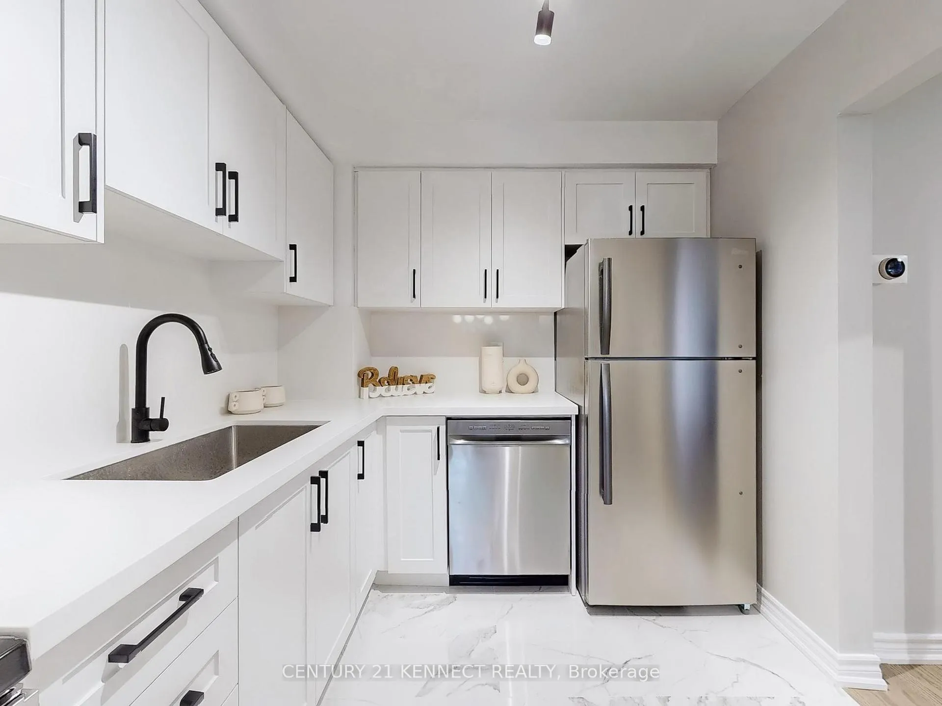 Photo 7 of Unit 8, 105 Carlton Road, Markham, Unionville — HOMEH